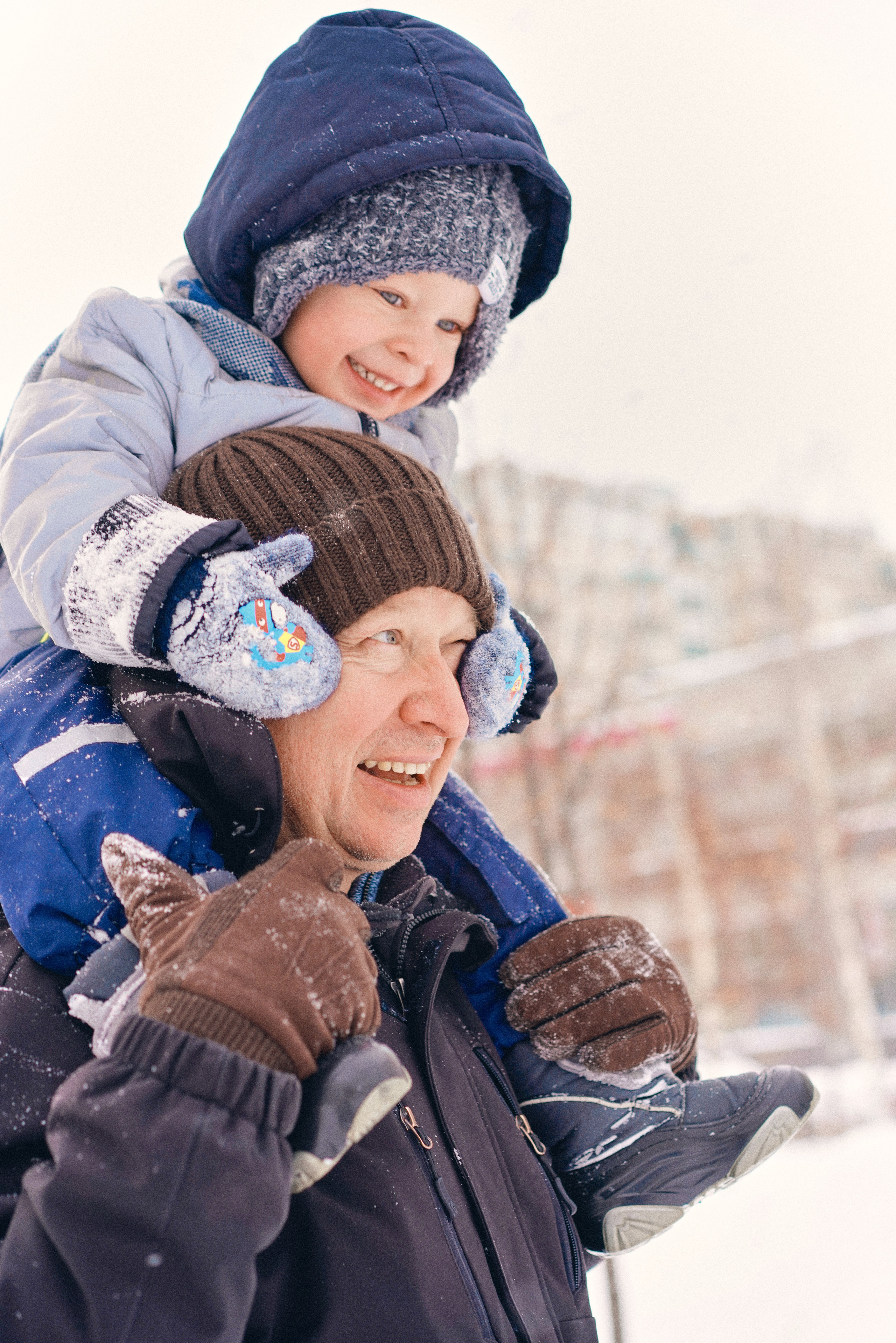 Непоседа Назар — съемка на улице. Фотограф Казань