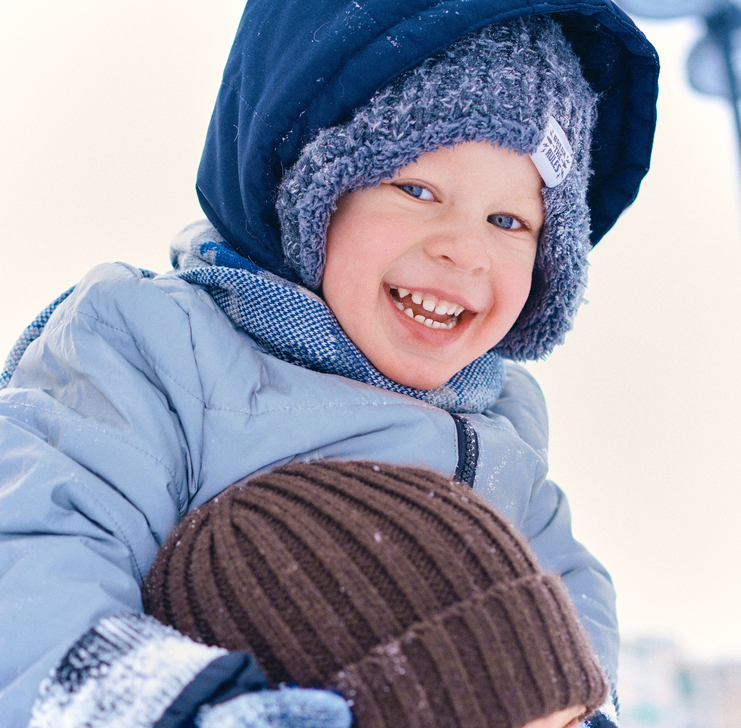 Непоседа Назар — съемка на улице. Фотограф Казань