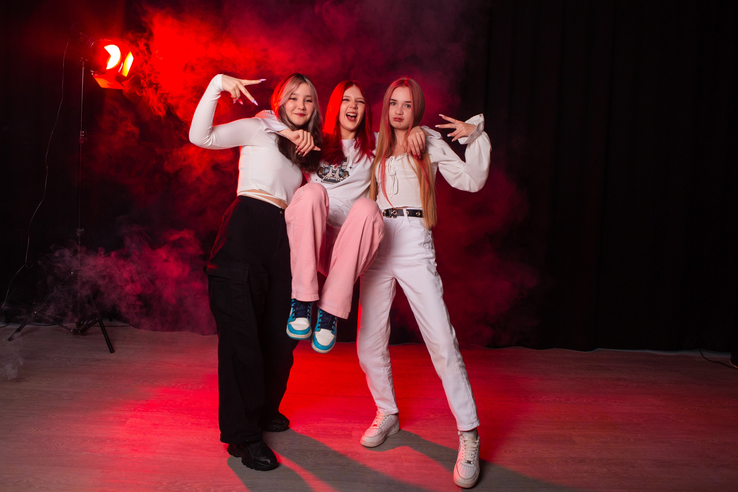 ФОТОСЕССИЯ С ЦВЕТНЫМ СВЕТОМ. ТВОЙ АЛЬБОМ / ТВОИ ПРАВИЛА