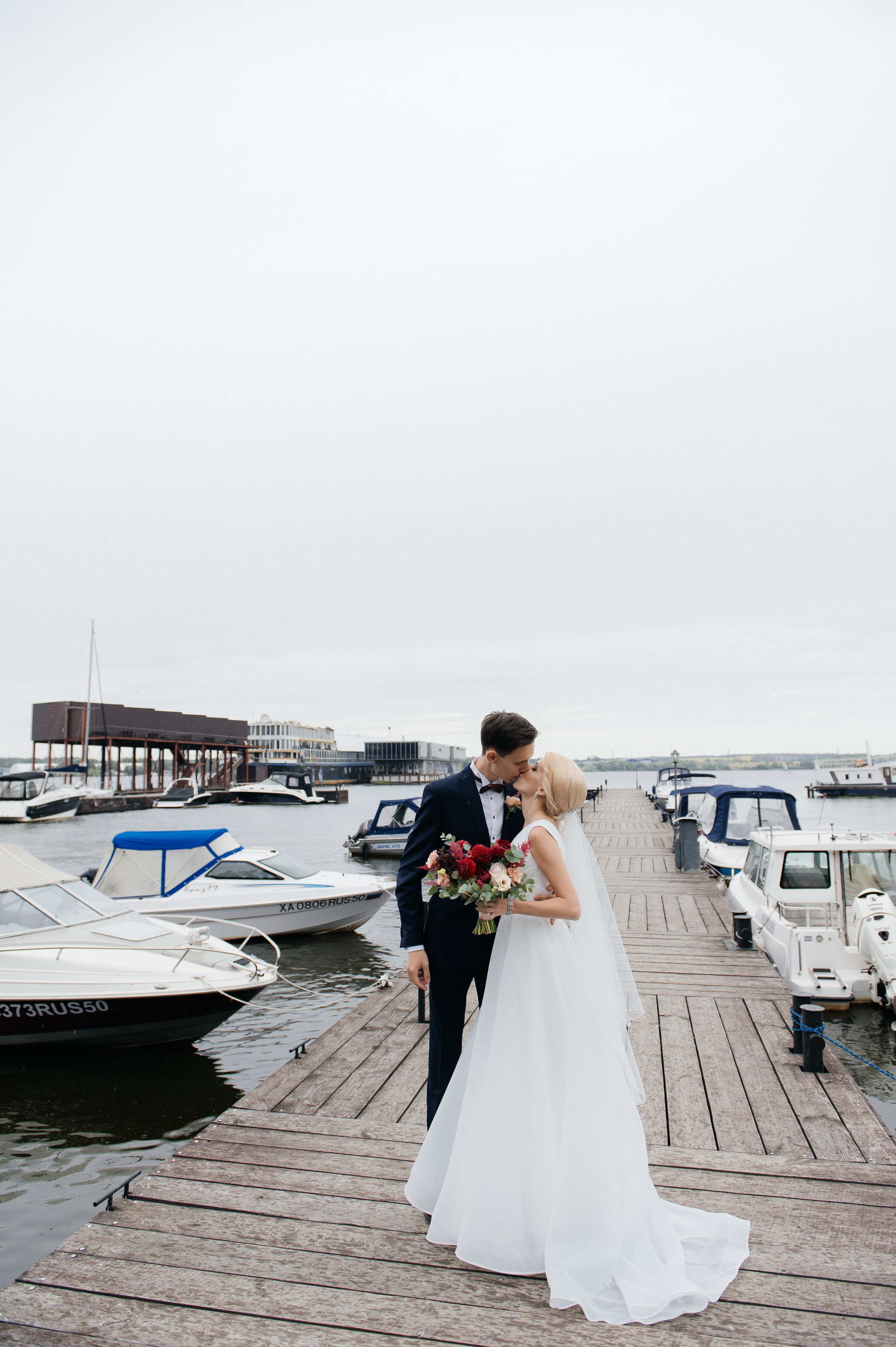 Свадебная фотосессия в яхт-клубе. Семейный и свадебный фотограф в Москве Татьяна Николаева