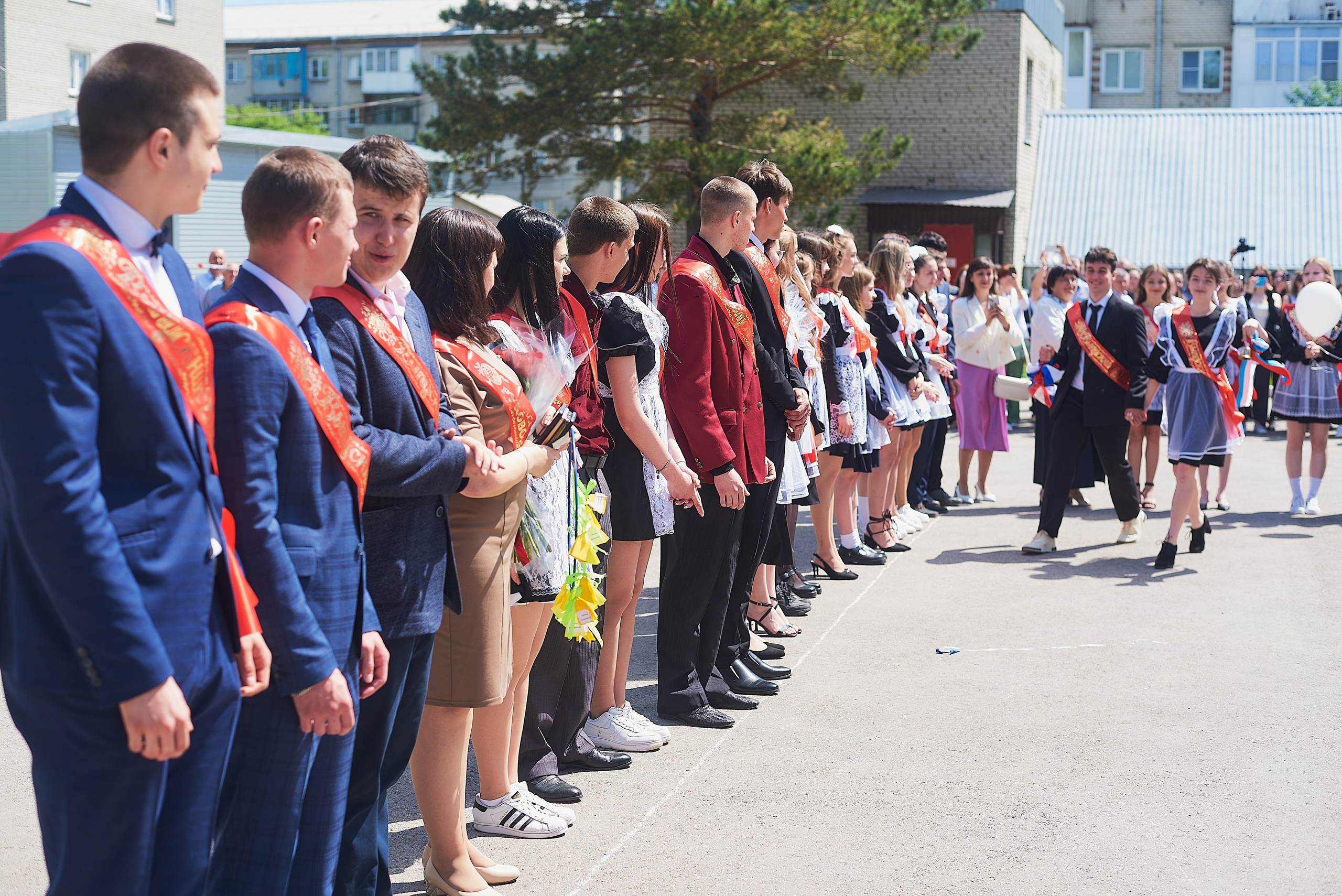 Последний звонок. Фотограф Елена Дука. Контент съемка. Семейная фотография