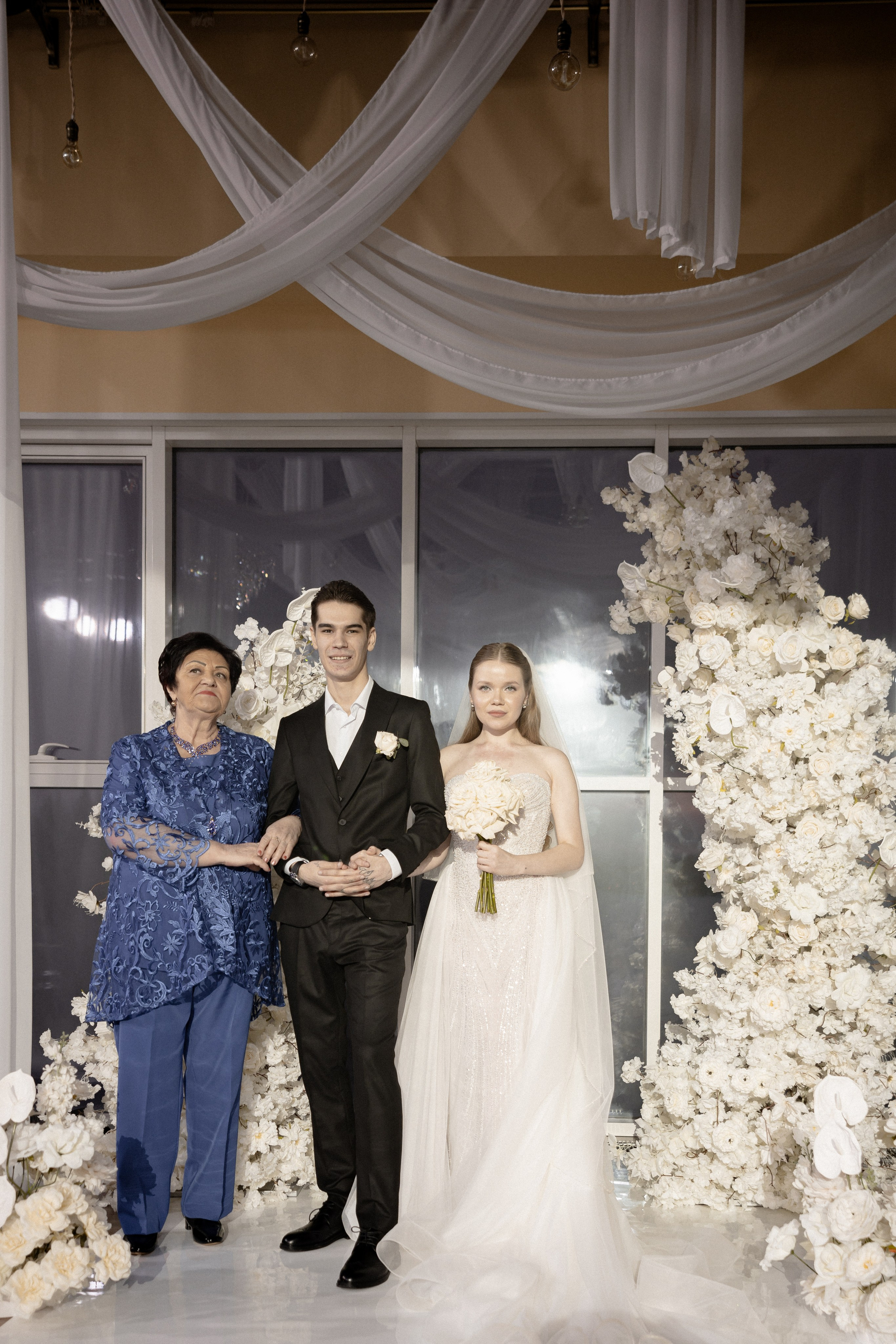 СВАДЕБНАЯ СЬЕМКА СБОРОВ В ОТЕЛЕ И ВЫЕЗД НА ЦЕРЕМОНИЮ (СНЯТО В СИБИРЕ В НИЖНЕВАРТОВСКЕ). Профессиональный фотограф, Санкт-Петербург — Виктория Богомолова