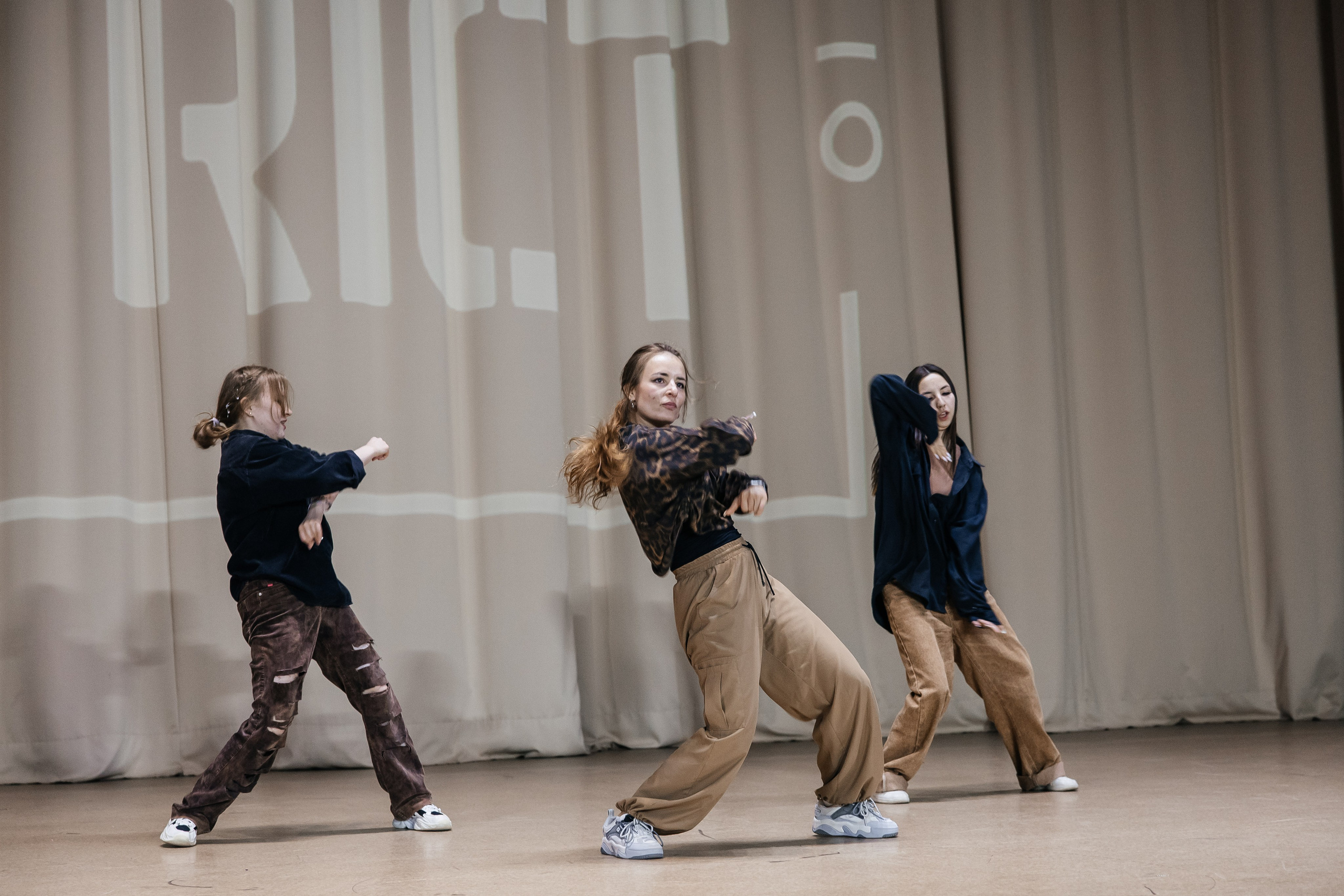 Дистрикт. Отчетный концерт. Свадебный и Семейный фотограф г. Ижевск Гульназ Солдатова. Гульназ фото