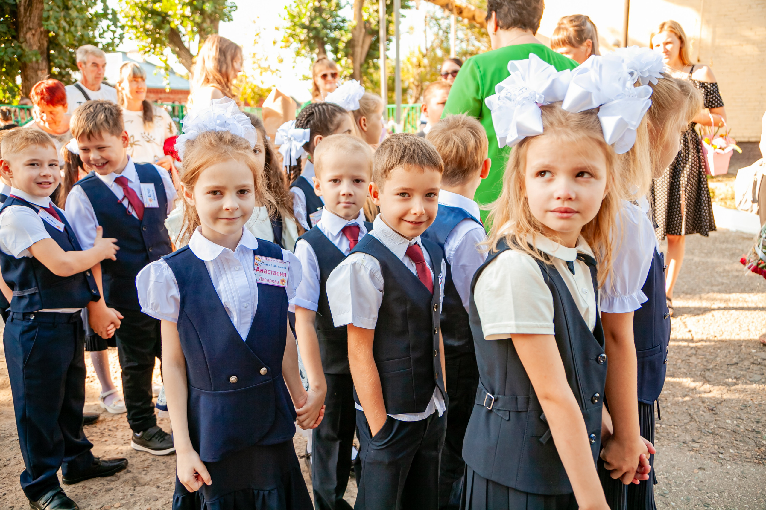 1 сентября линейка. Свадебный и семейный фотограф в Армавире