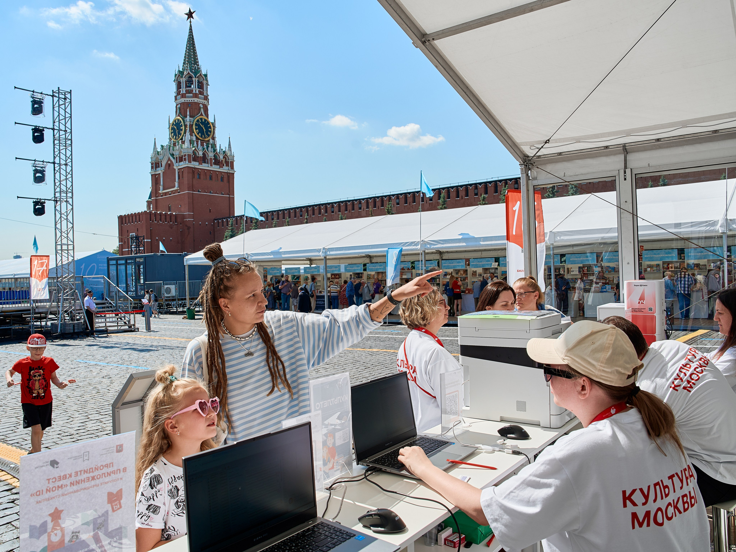 Книжный фестиваль «Красная площадь — 2026». Фотограф в Москве Анастасия Баева