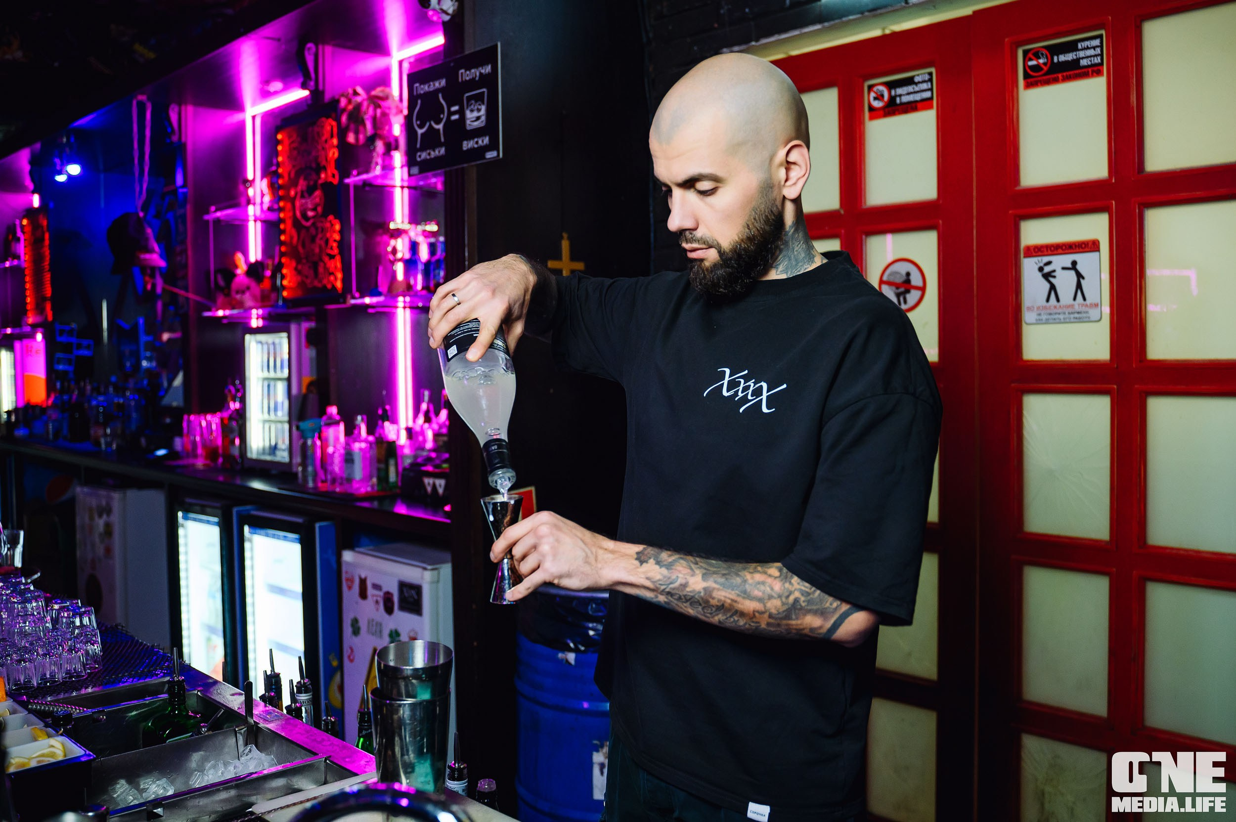 Пятничная туса в XxxX. One Media Life: фоторепортажи, фотоотчеты с мероприятий и заведений