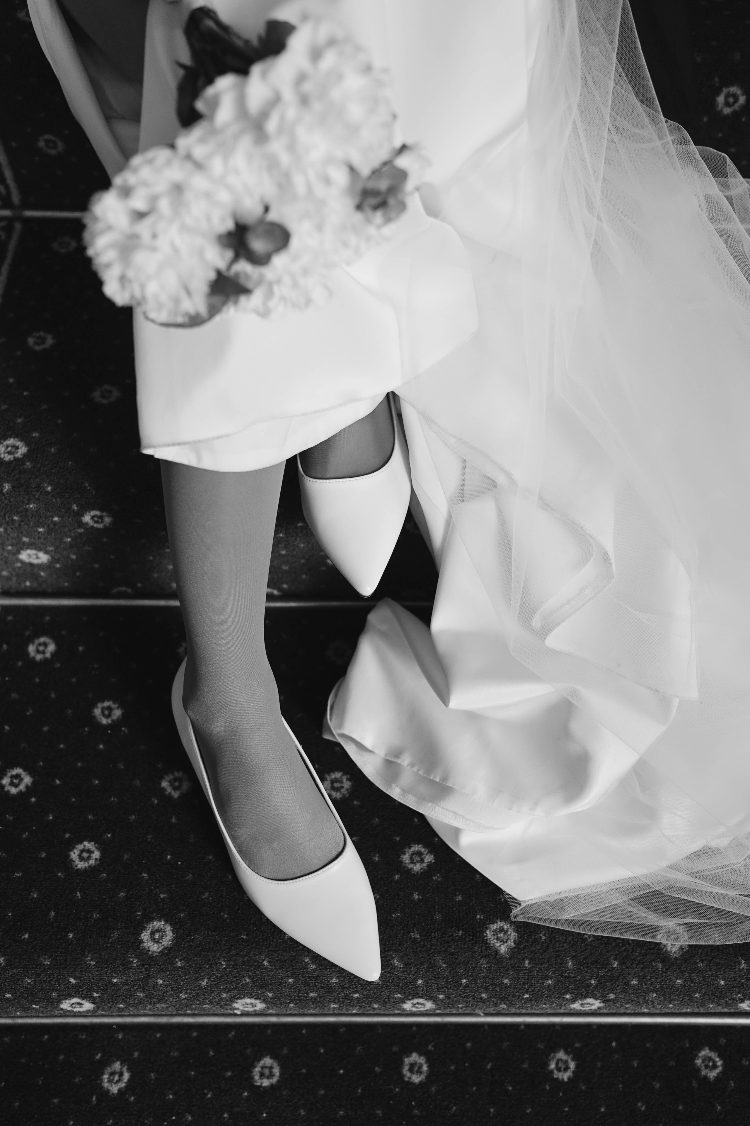 Катя и Олег: регистрация и свадебная съемка в отеле. Фотограф в Иркутске