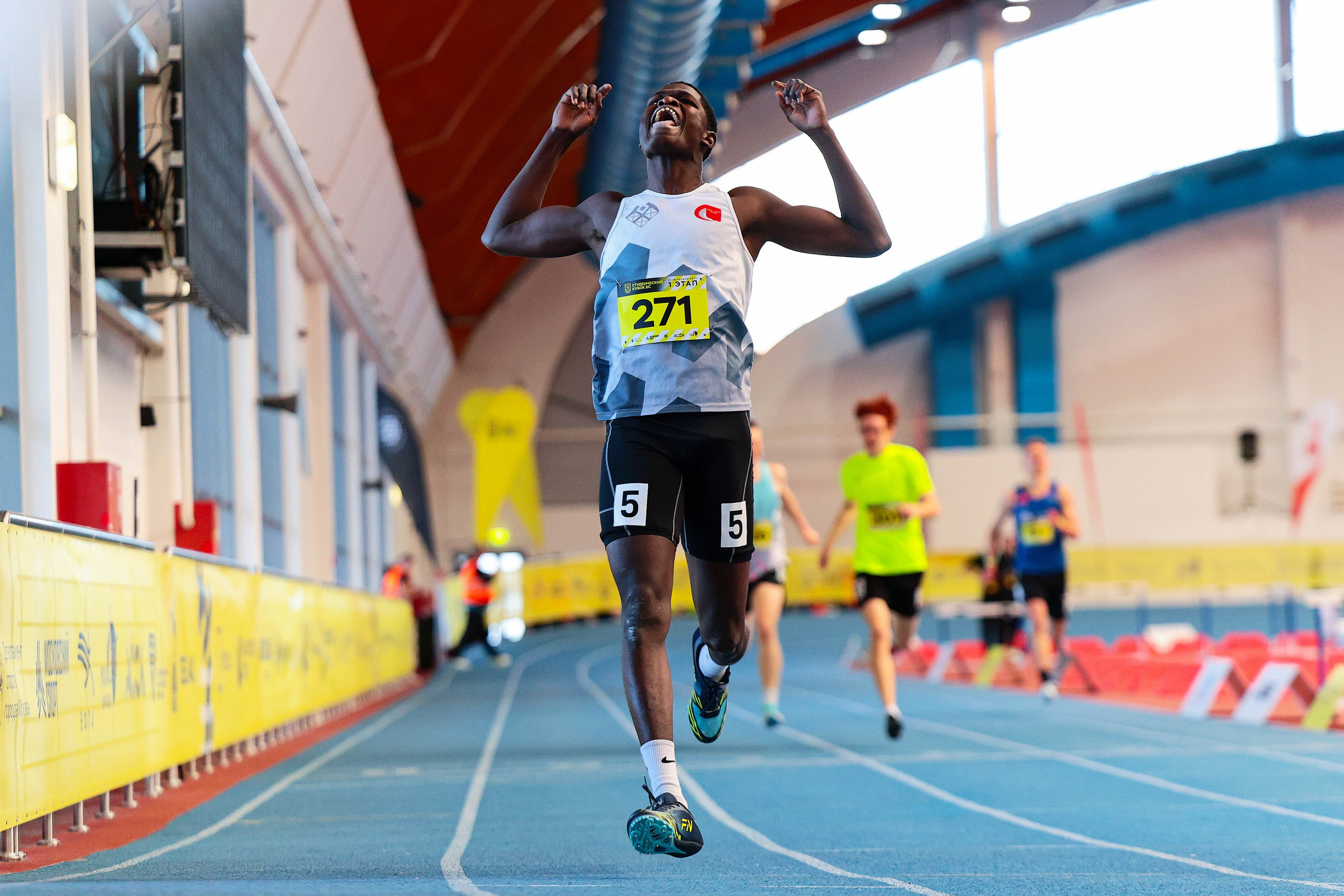 Студенческий кубок Бегового сообщества 1 этап. 2025. Спортивный фотограф в Санкт-Петербурге Илья Vacool