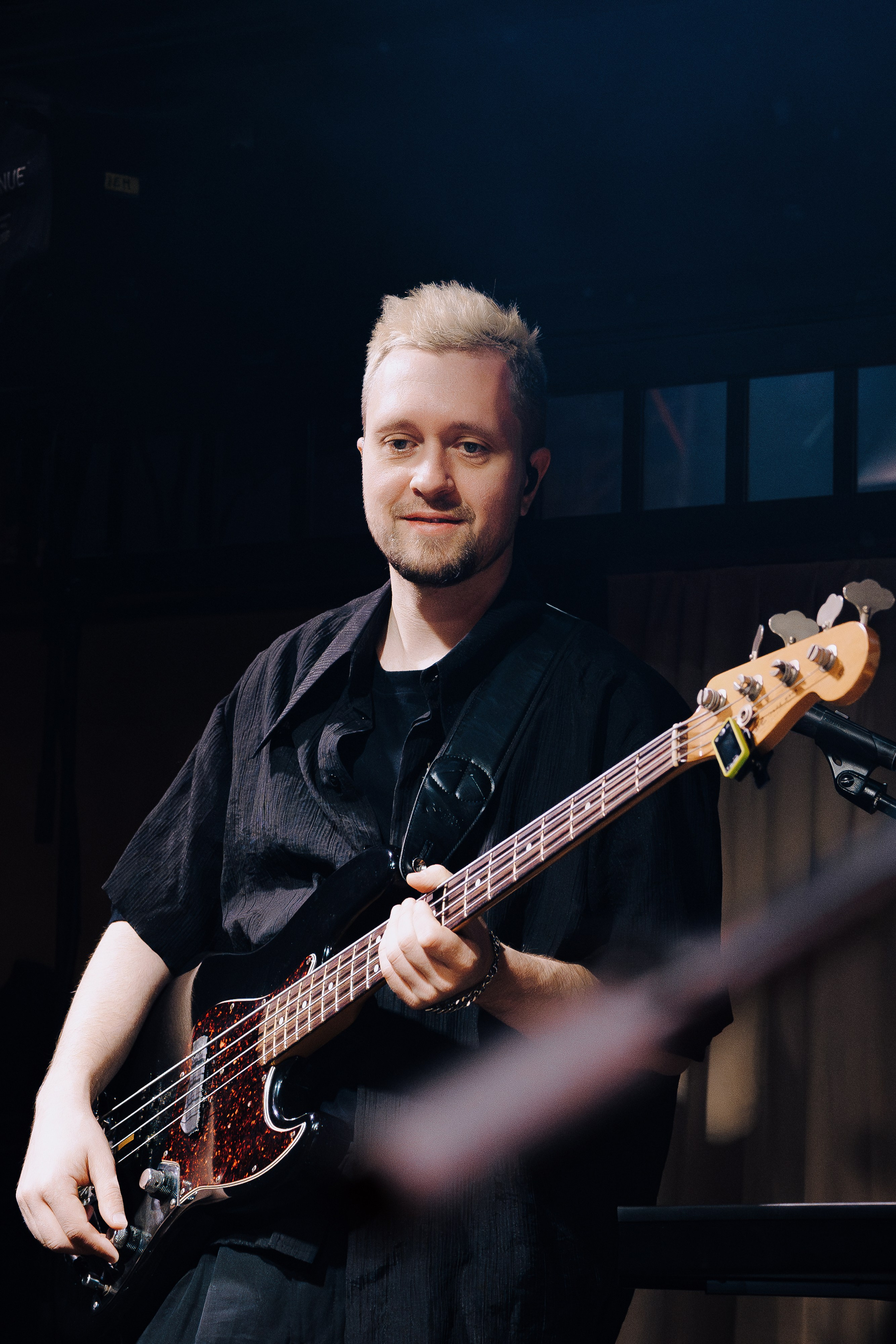 20 ЛЕТ МЕГАПОЛИС ЧЕЛЯБИНСК ХЕДЛАЙНЕР ЕЛКА. Репортажный фотограф Зуев Роман г. Челябинск