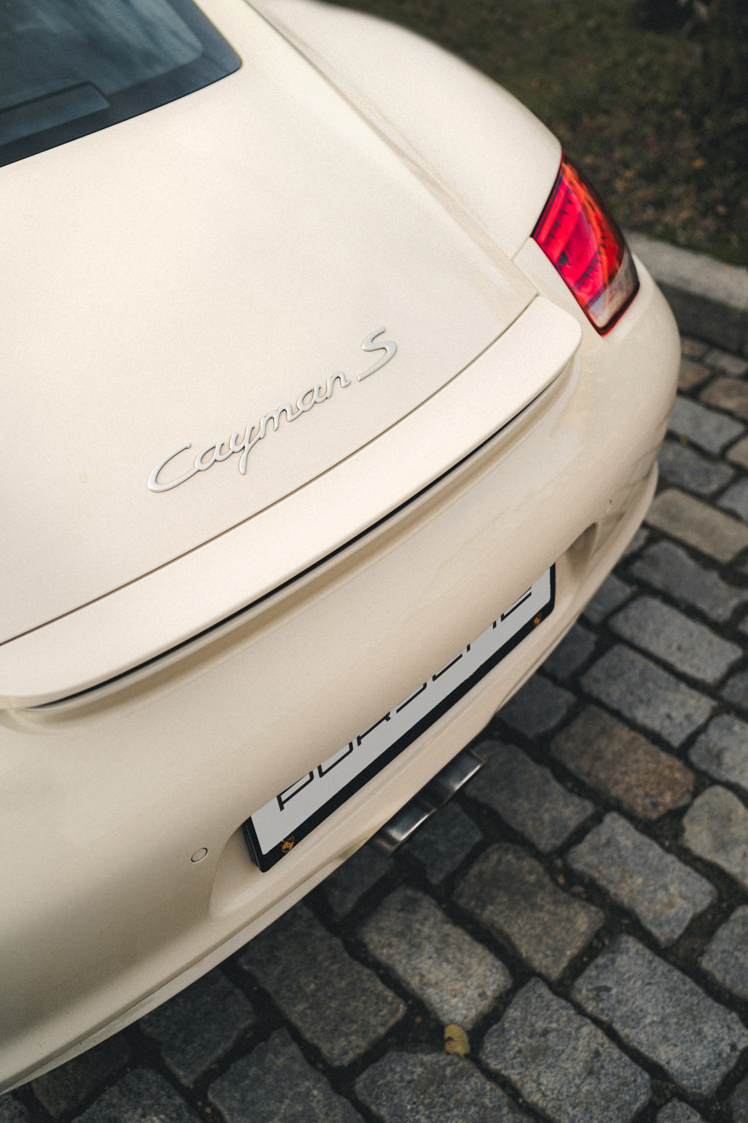 Porsche Cayman S x Anna. Фотограф Илья К. в Москве