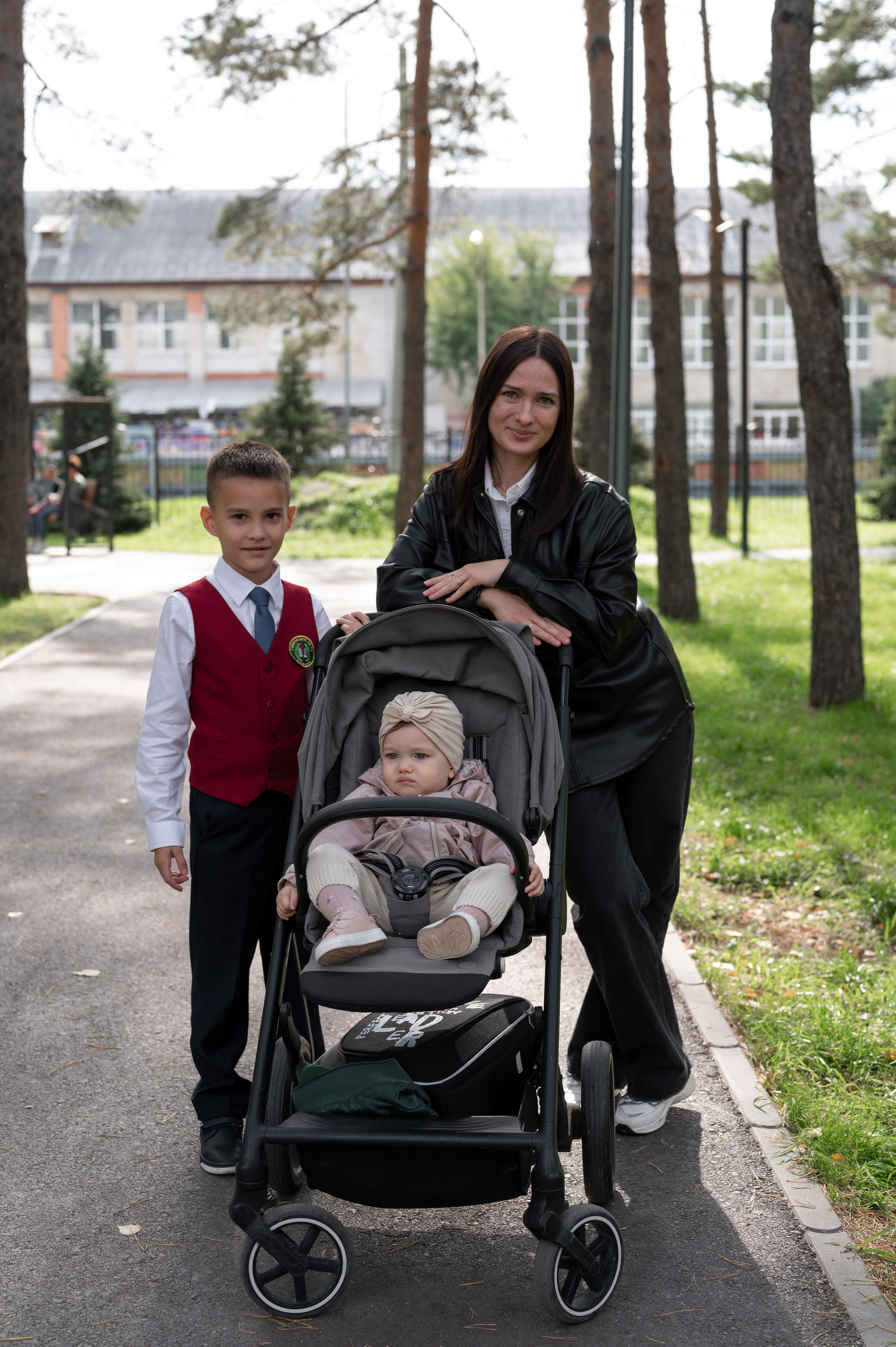 1 сентября 16 гимназия 2 класс (линейка + в классе+ на улице). Фотограф новорожденных, семейный детский в Тюмени Татьяна Морозова