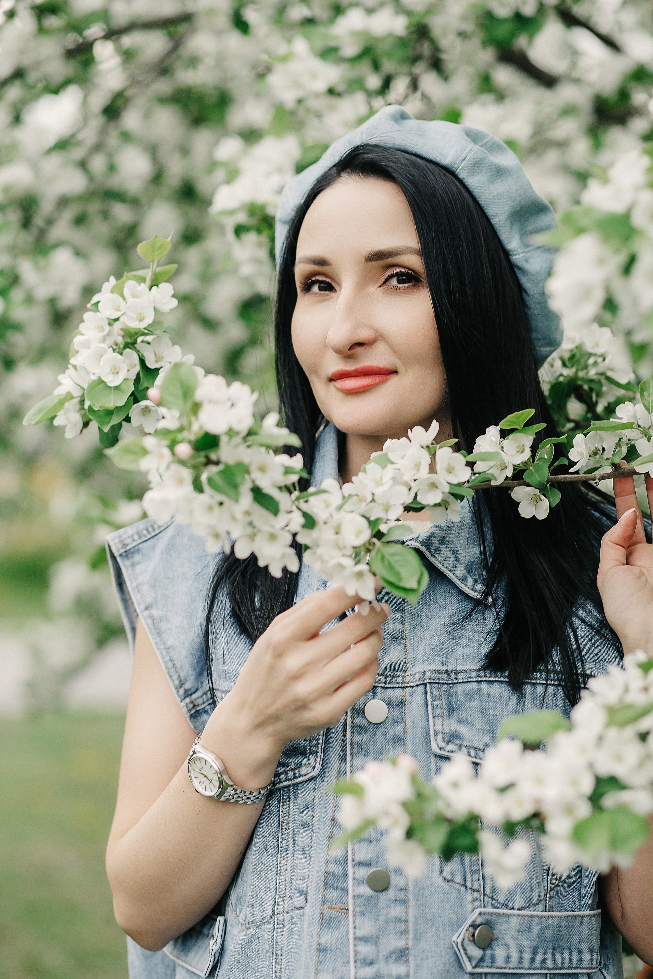 Фотосессия в цветущей яблони. Иванова Ирина Свадебный и семейный фотограф г. Уфа