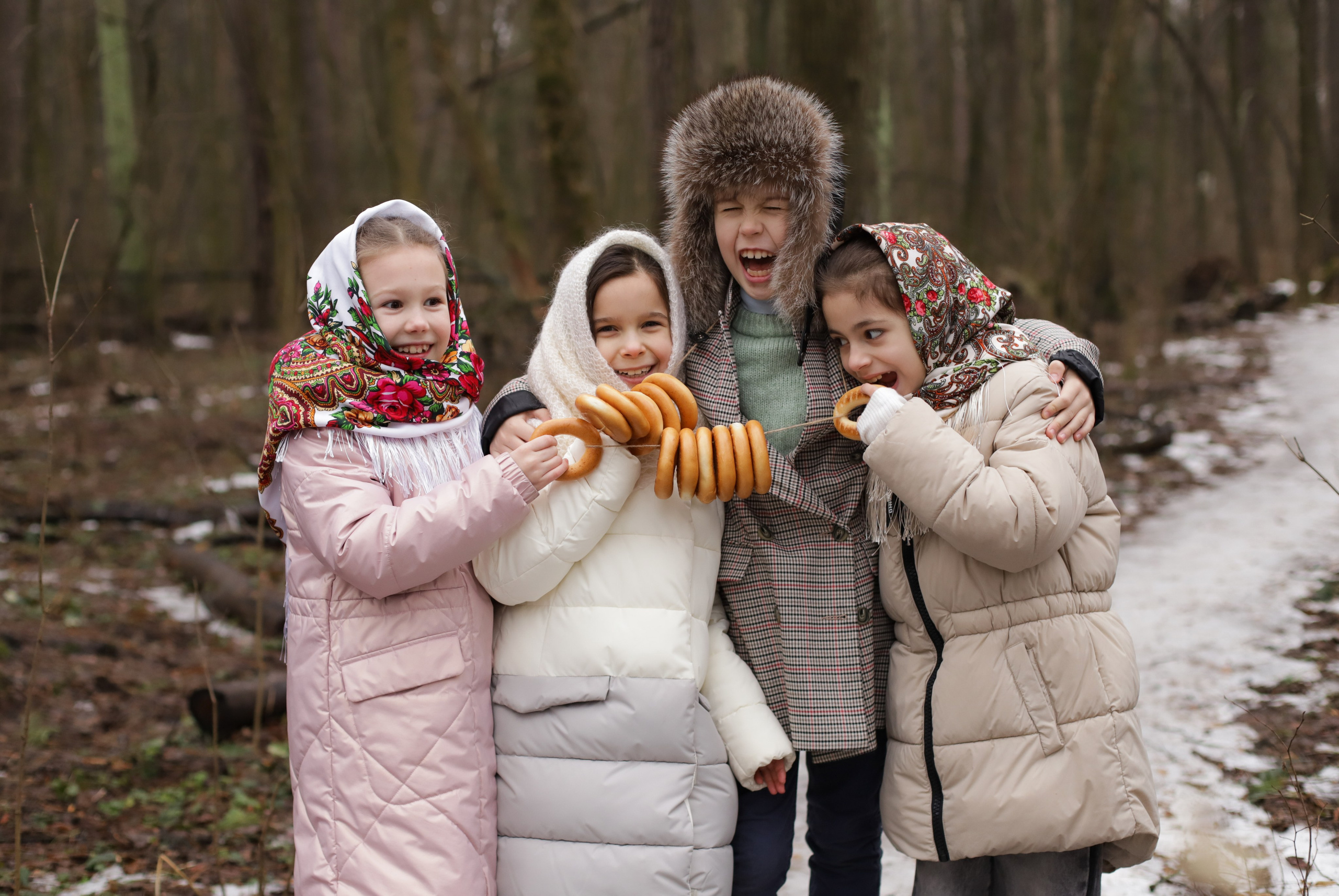 Девчёнки в павлопосадских платках и мальчишка. Диана Николаева — фотограф город Балашиха