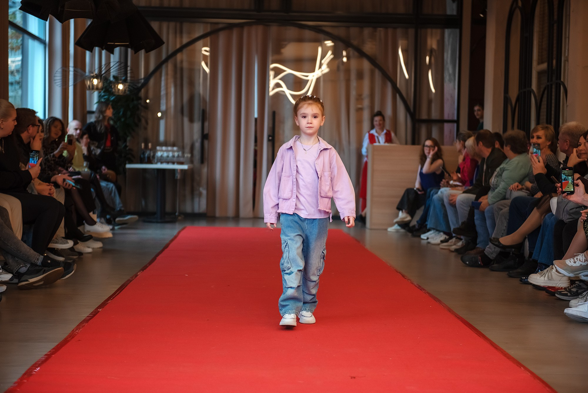 HAPPYkids дефиле в день мамы. Семейный и коммерческий фотограф в Сочи Александр Бодунов