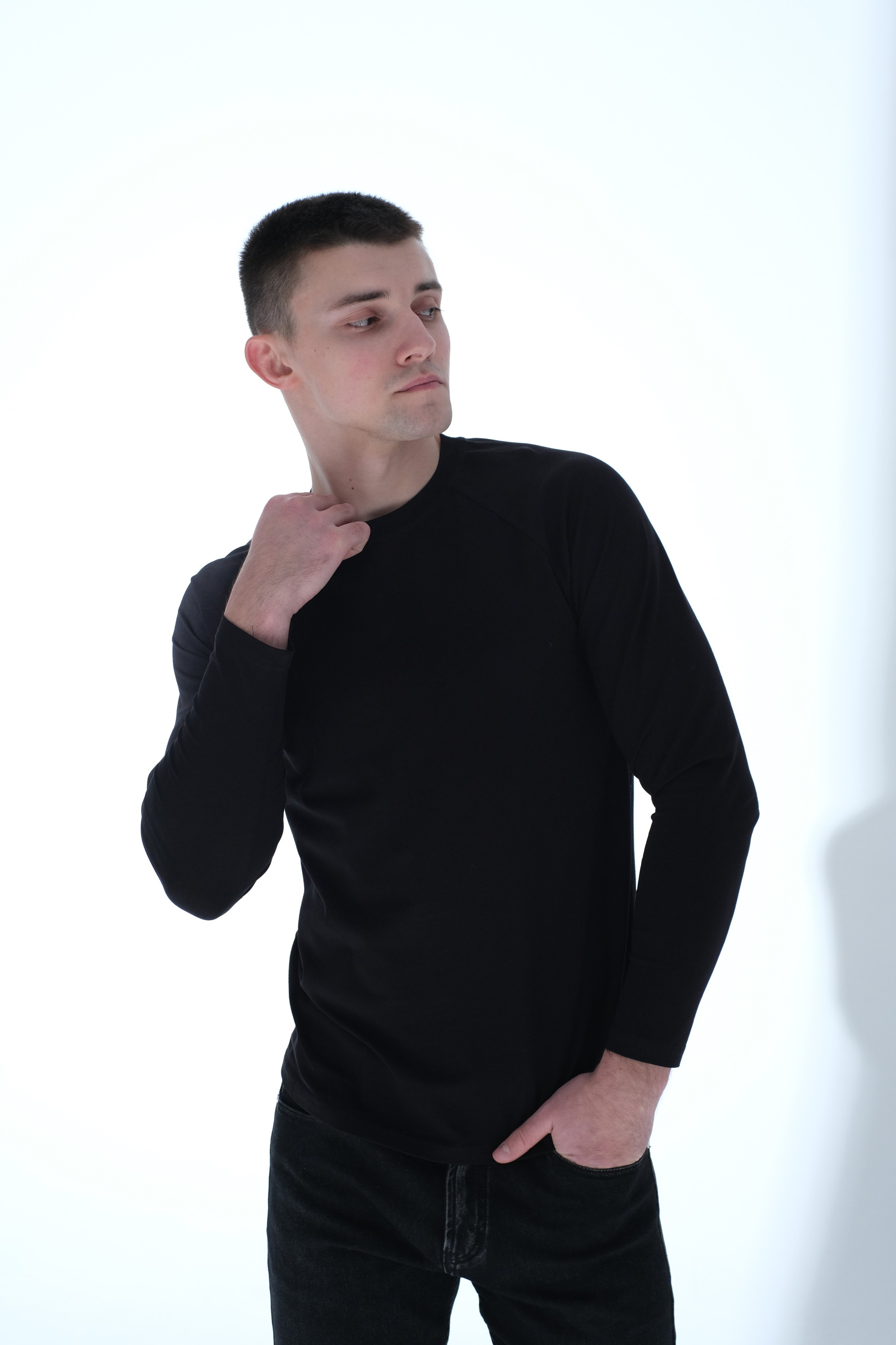 Мужской портрет. Алексей. Локация: WoodStudios. Фотограф Наталия Стромцова │Москва