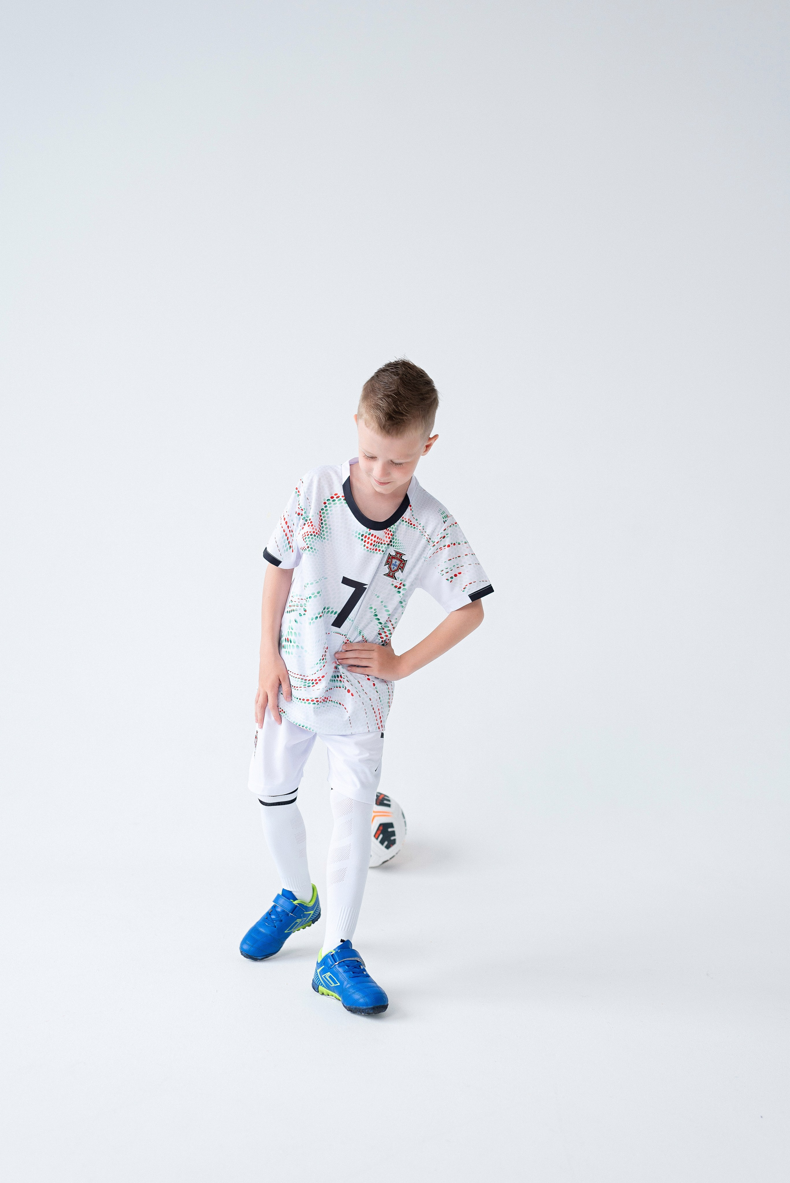 Портреты учеников и воспитанников детских садов и школ для выпускных альбомов и семейных фотокниг в Сургуте и Нефтеюганске.