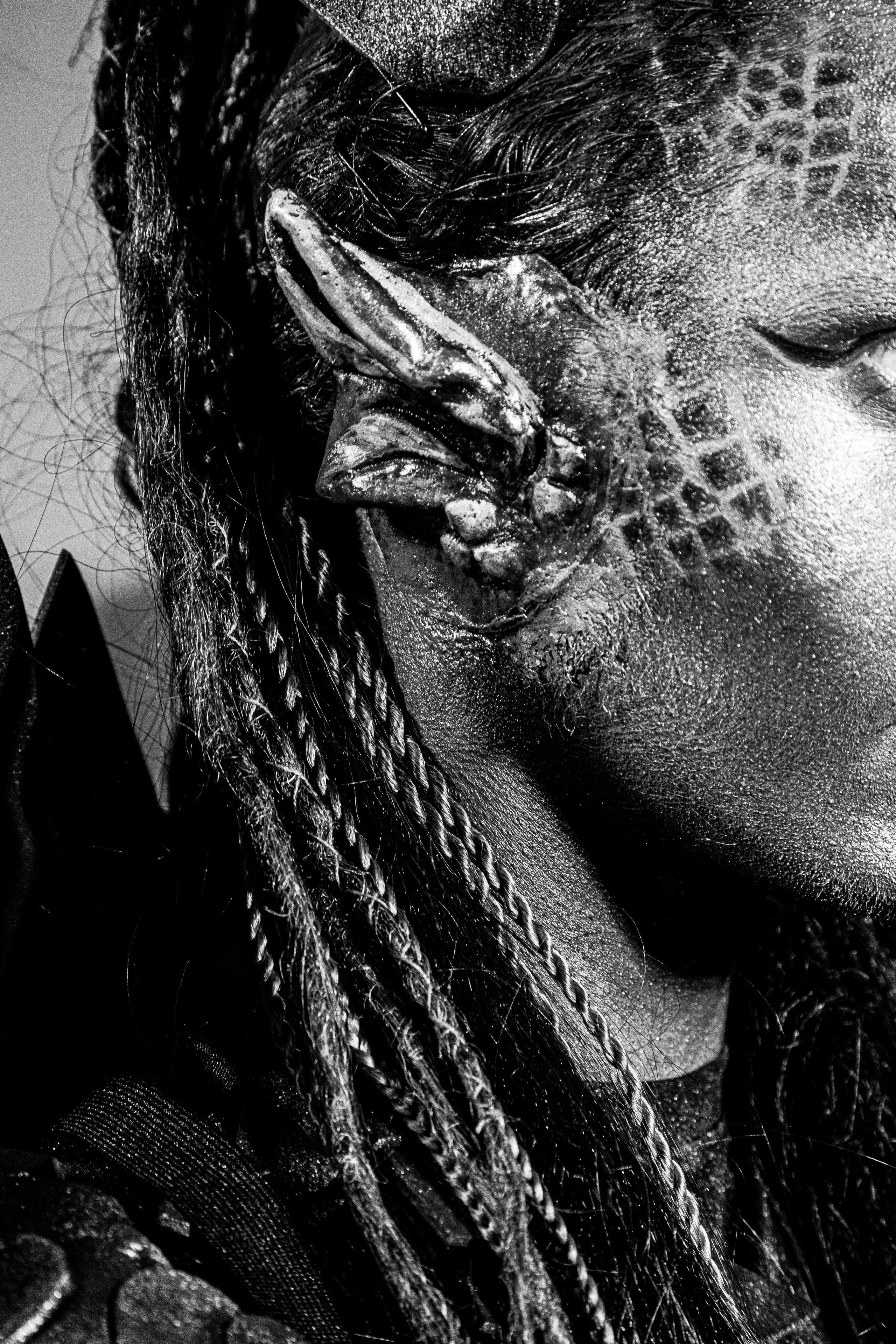 Алена. Дракон. Черно-белый фотограф Дмитрий Пчелкин