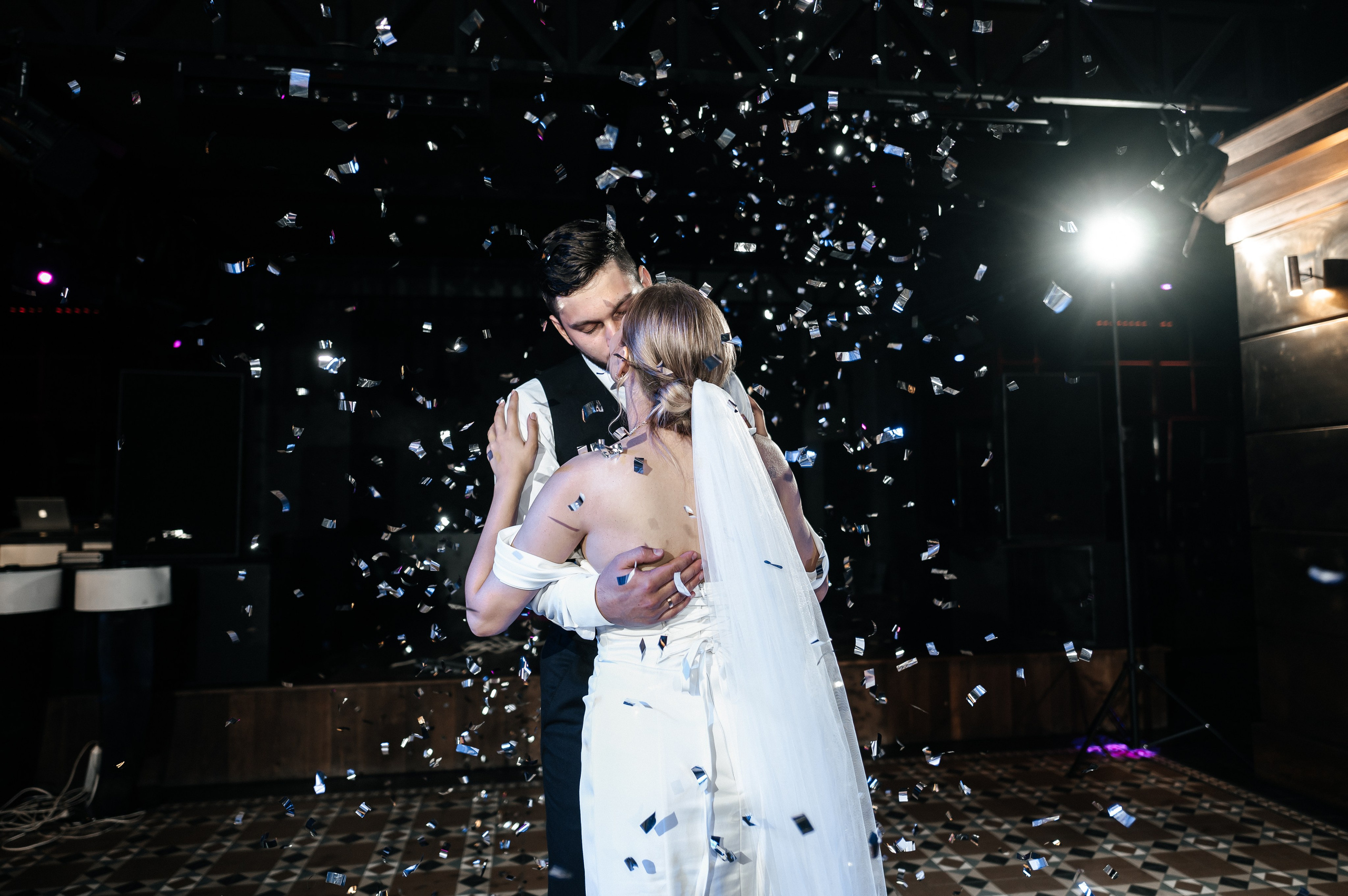 Даниил и Валерия. Черная утка. Полный день. Фотограф Екатерина Бочарникова