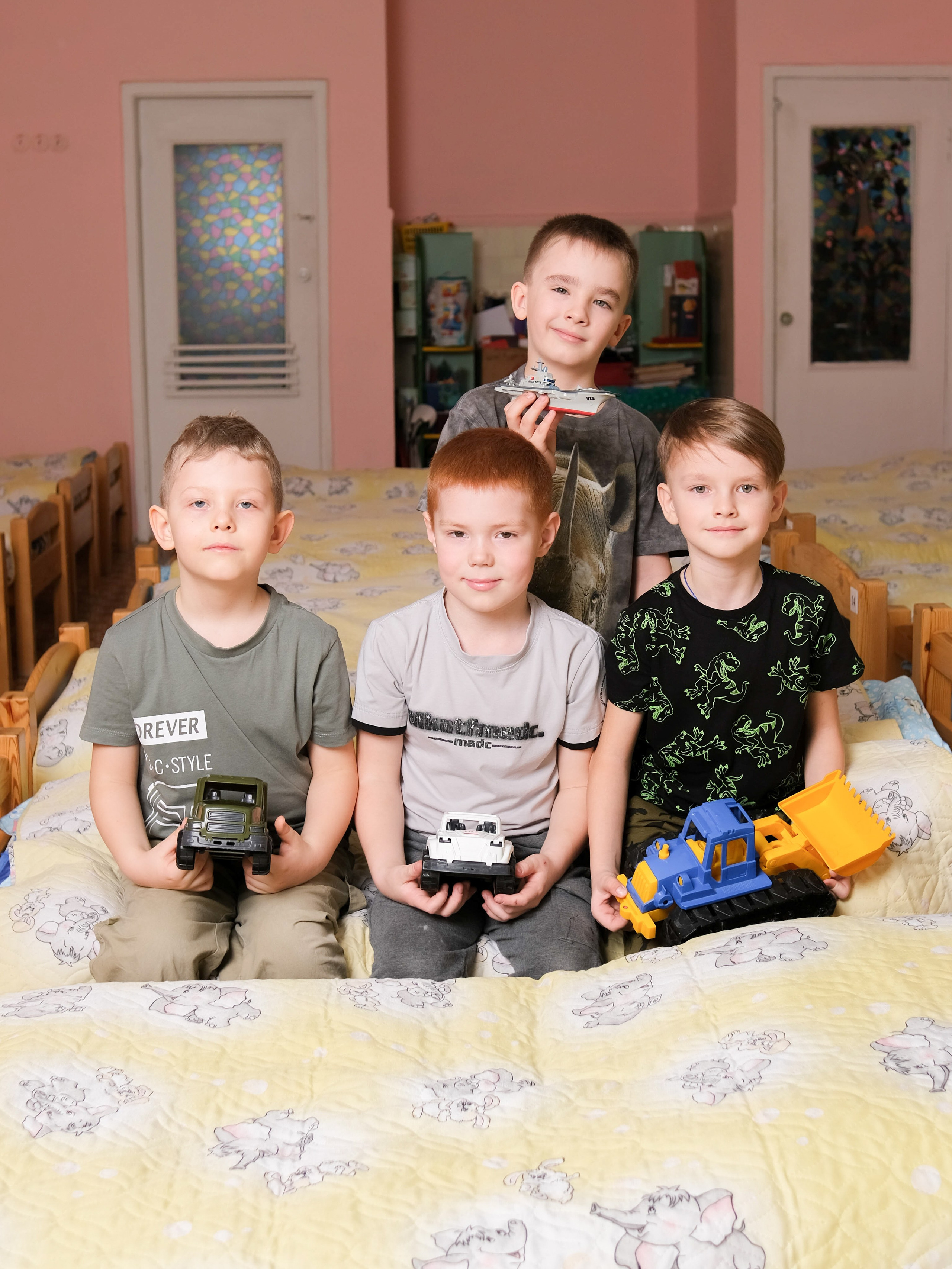 Групповые и общие фотографии. Оживающие выпускные альбомы в Москве и Московской области