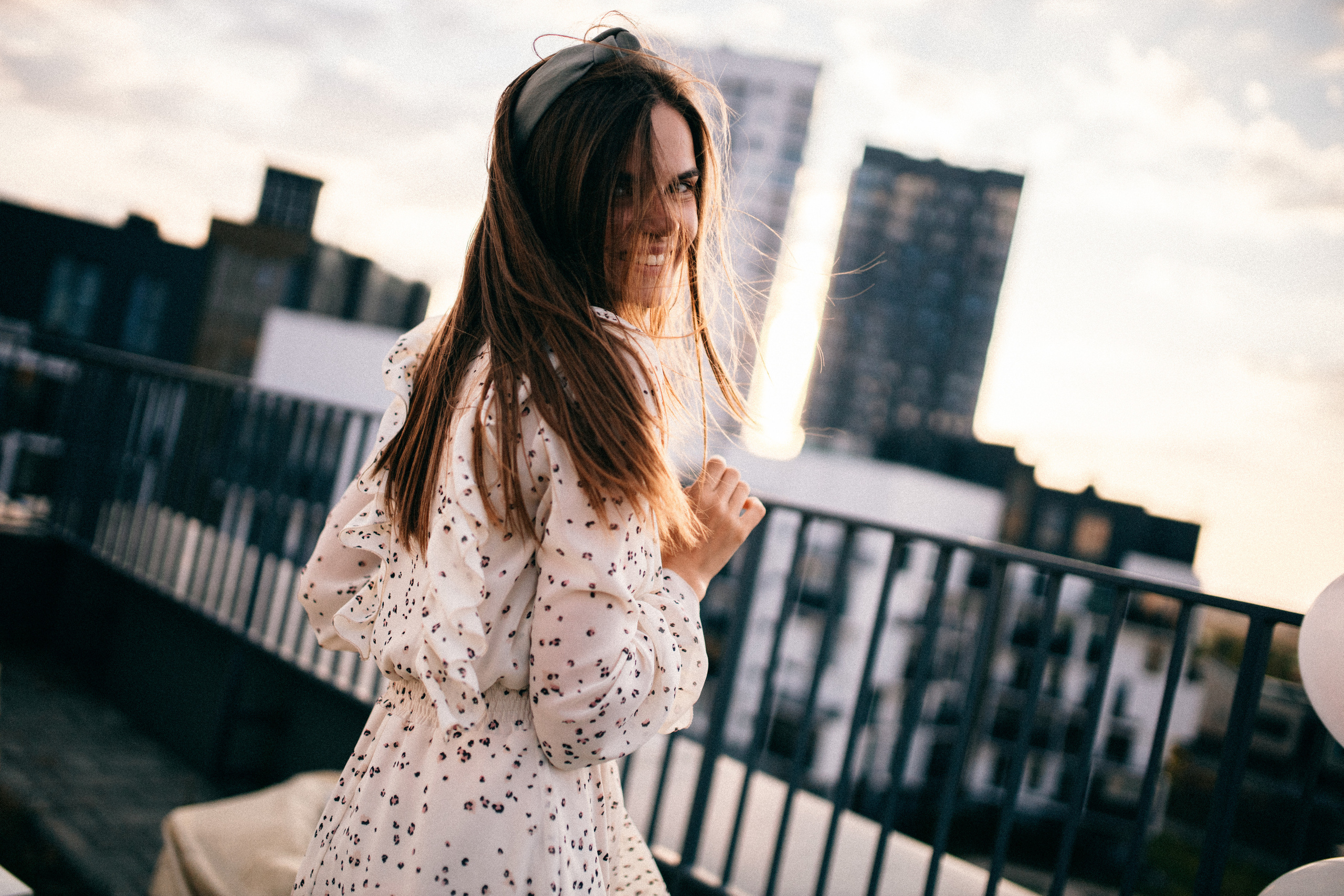 ДЗЯВОЧНІК НА ДАХУ. Фотограф Юля Королёва