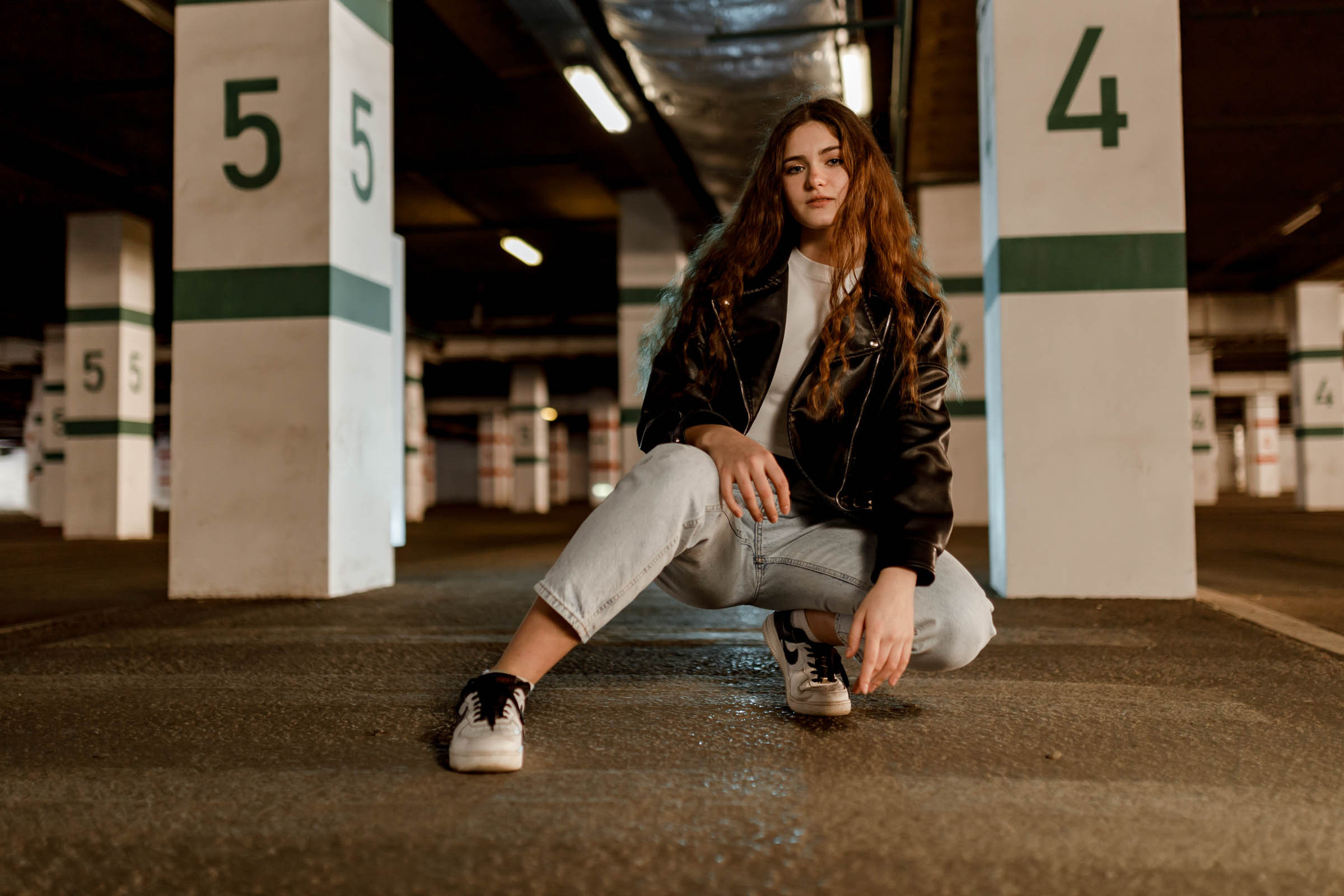 Стильная съемка на парковке. Семейный и свадебный фотограф Ростове-на-Дону