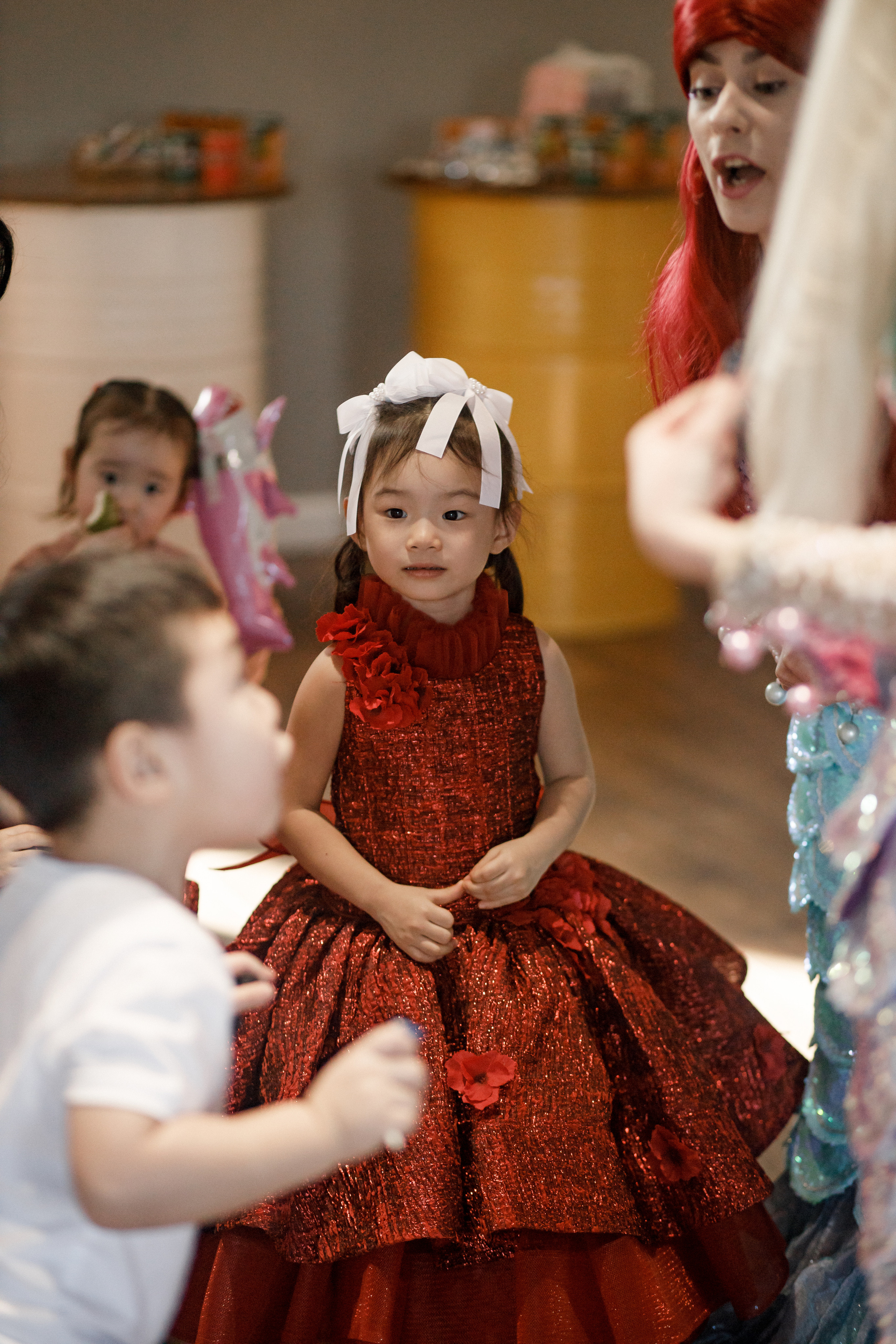 Сказка в красном: фотосессия для девочки в ярком платье: Детская фотография. Семейный и свадебный фотограф Ростове-на-Дону