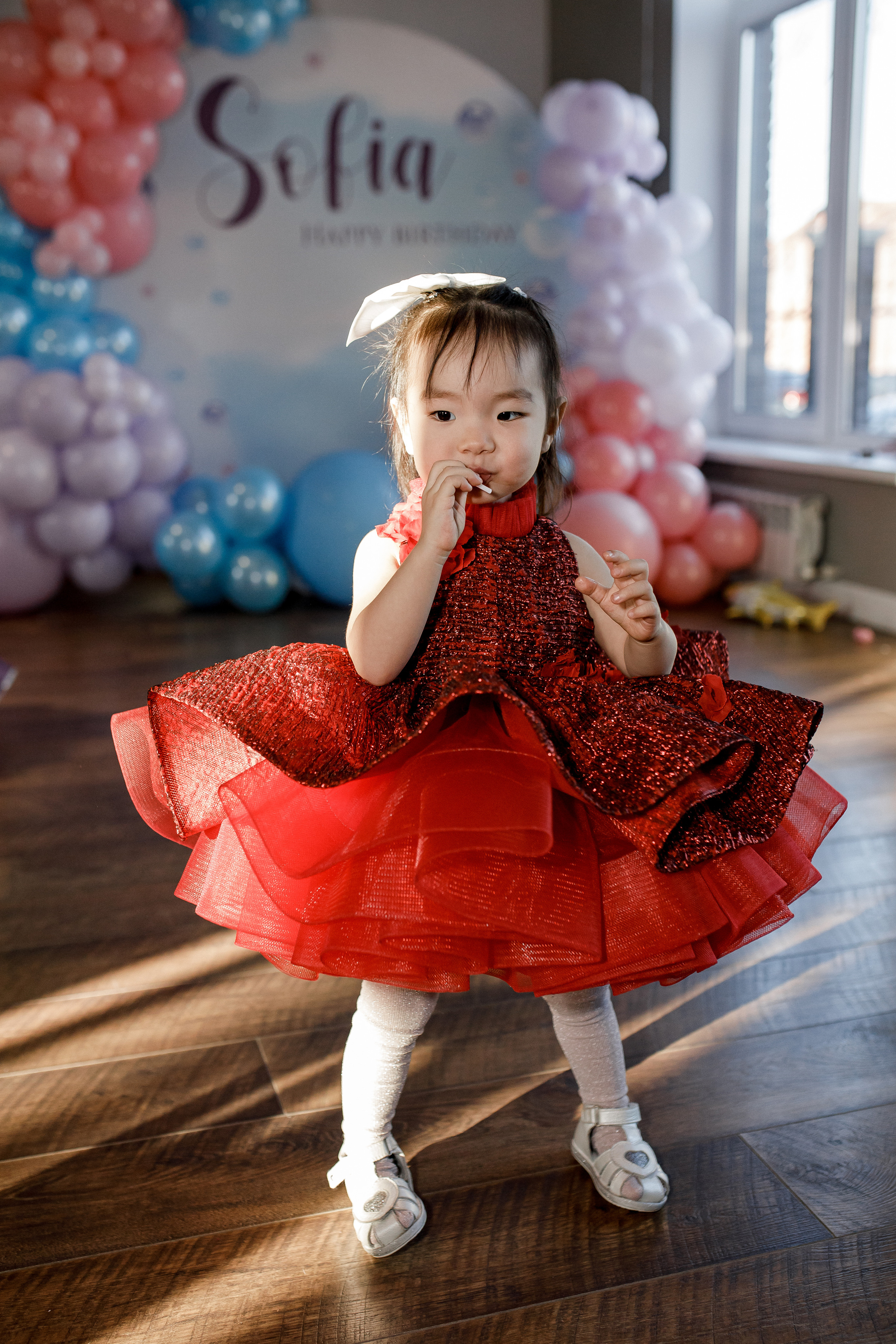 Сказка в красном: фотосессия для девочки в ярком платье: Детская фотография. Семейный и свадебный фотограф Ростове-на-Дону