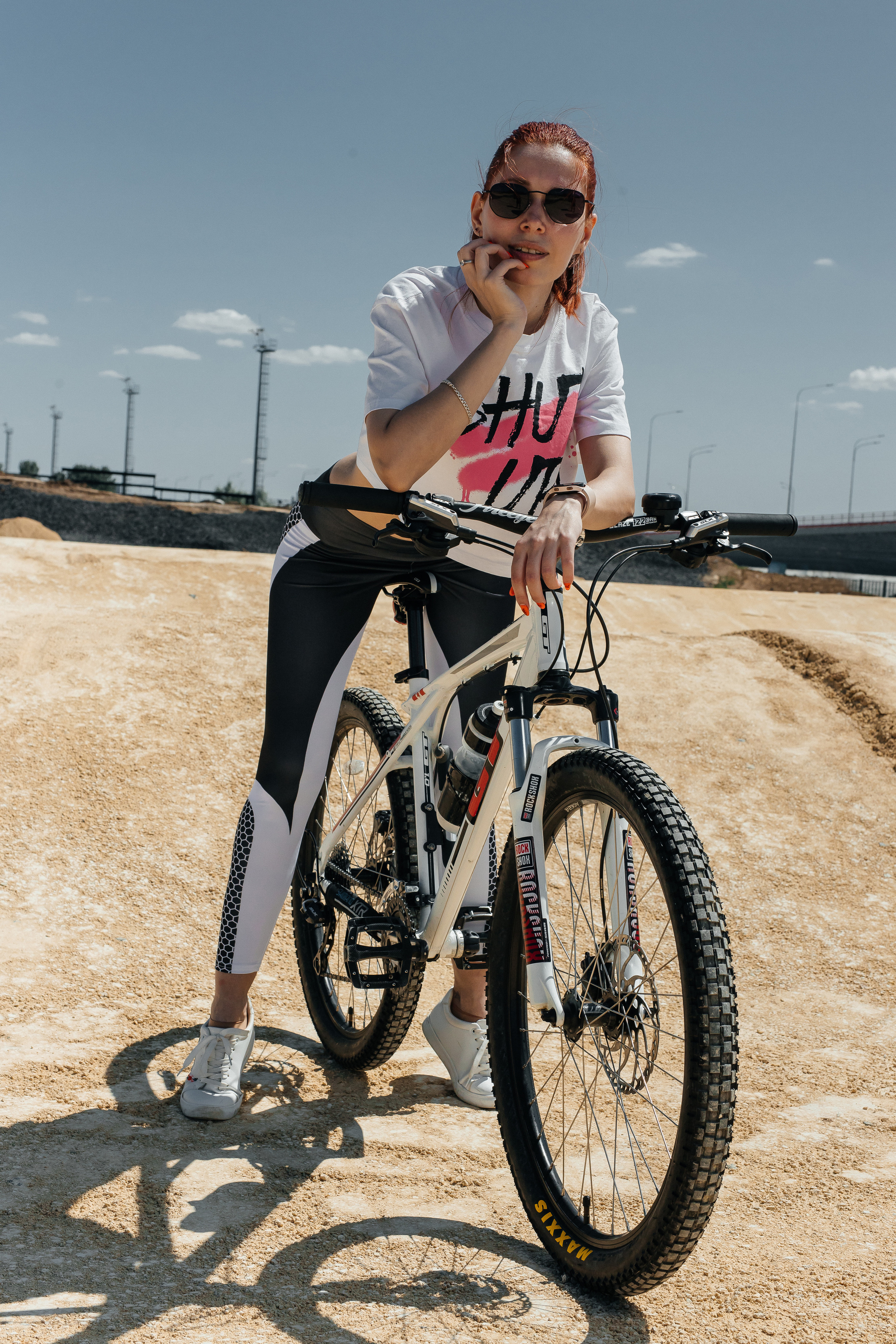 Фотосессия для активных девушек: Велосипедная съемка в движении. Семейный и свадебный фотограф Ростове-на-Дону