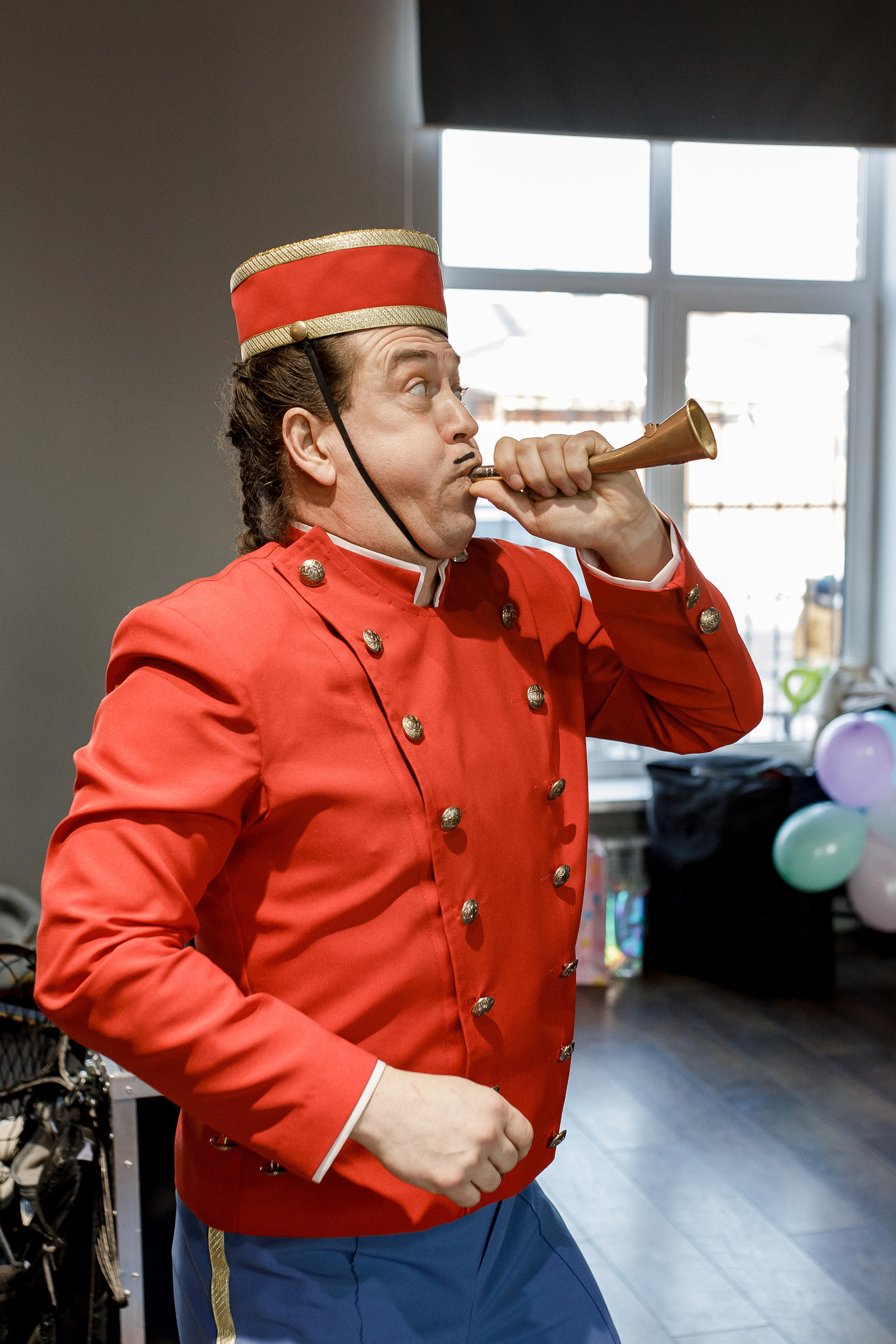 Сказка в красном: фотосессия для девочки в ярком платье: Детская фотография. Семейный и свадебный фотограф Ростове-на-Дону