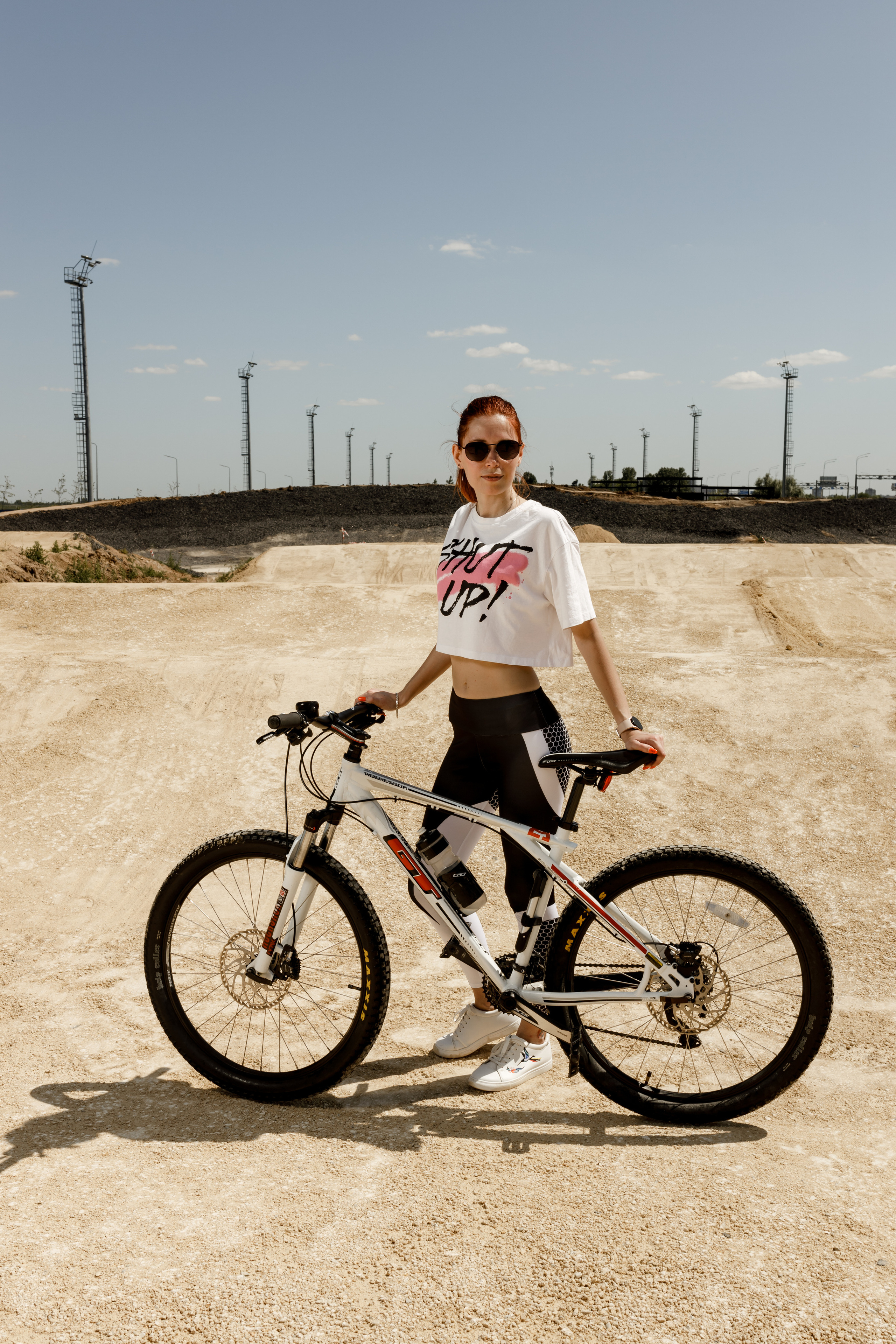 Фотосессия для активных девушек: Велосипедная съемка в движении. Семейный и свадебный фотограф Ростове-на-Дону