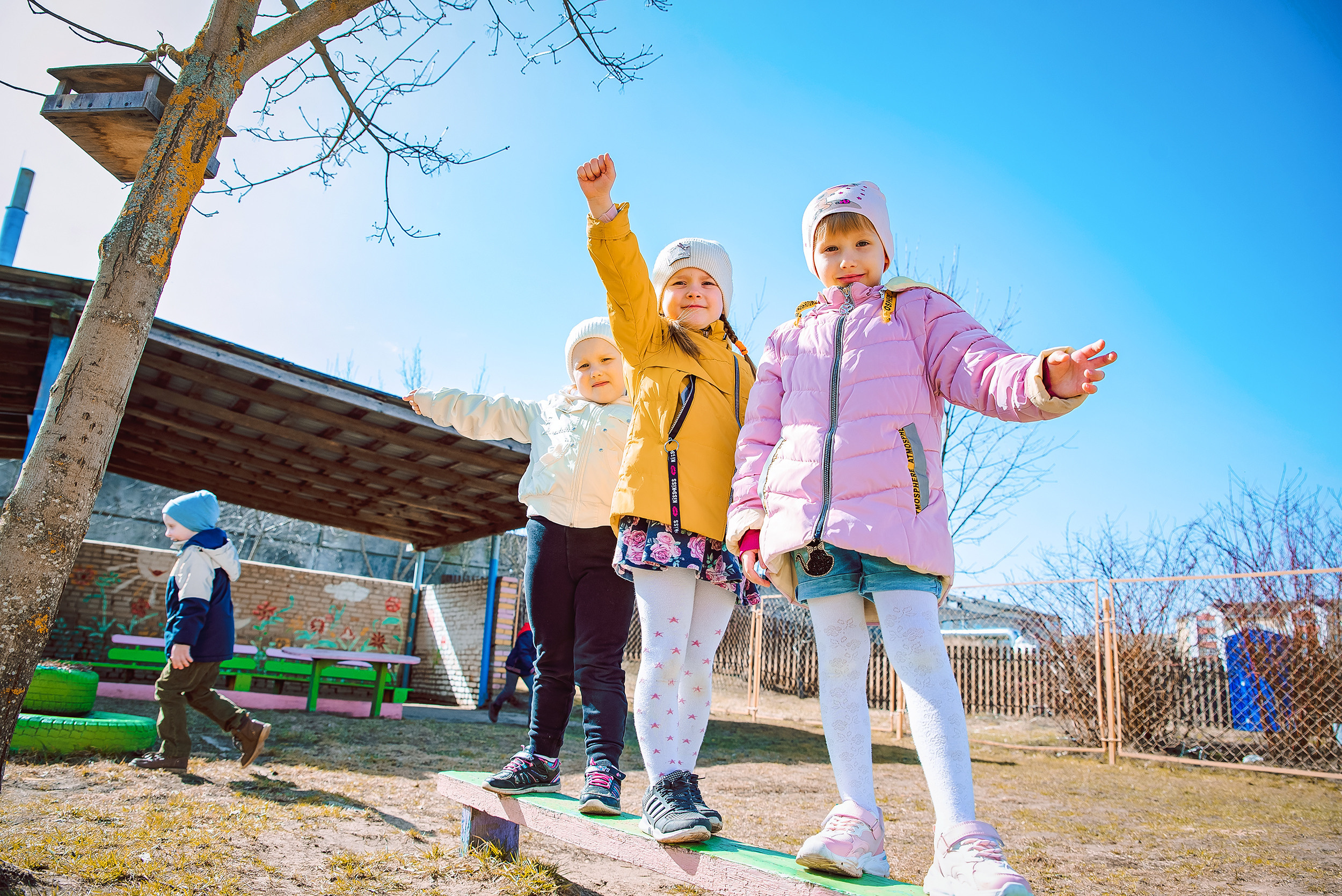 Уличная съёмка садик. Фото на документы Лепель, печать на холсте Лепель, печать фото Лепель
