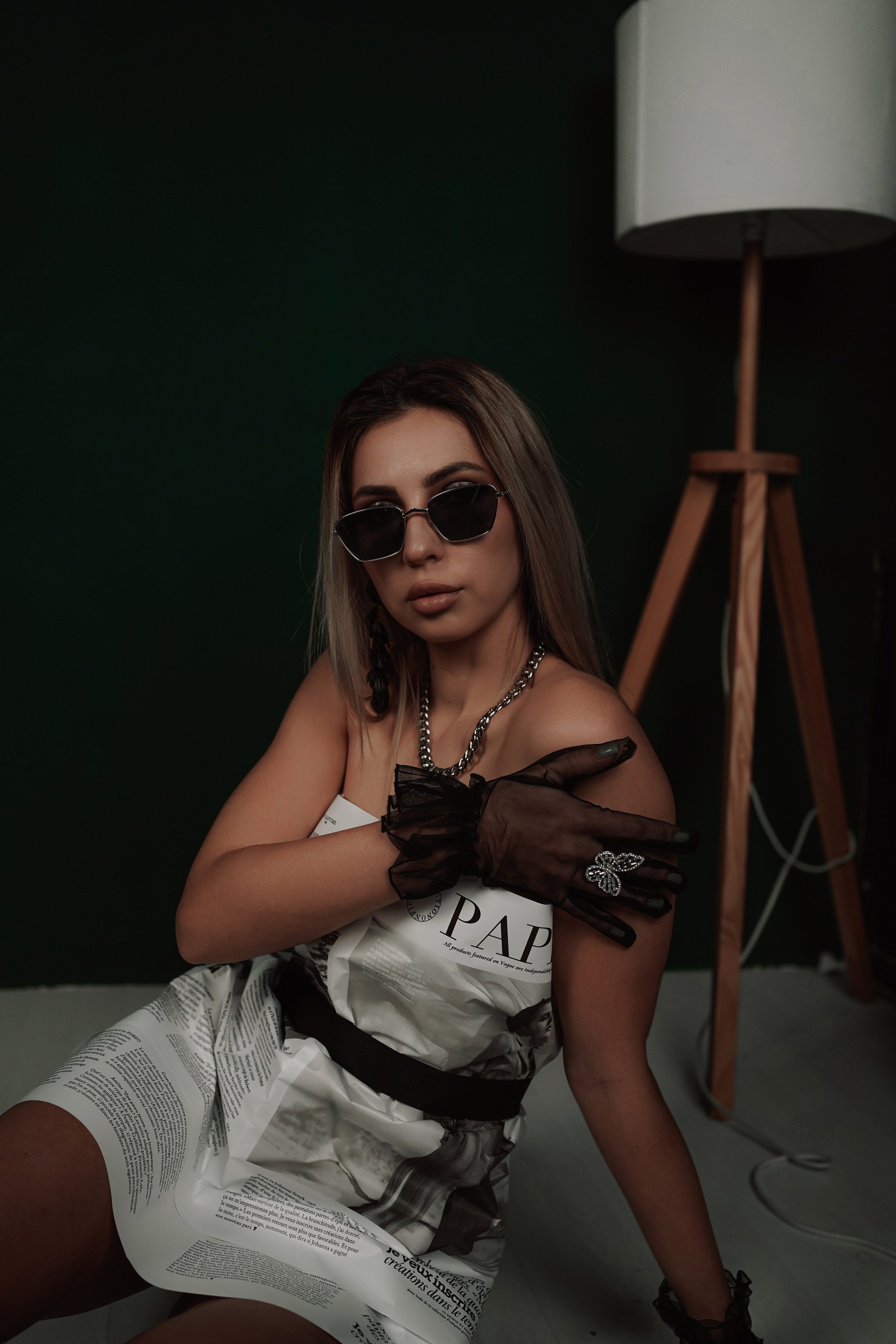 Фотостудия Рафинад. Женский фотограф Новочеркасск, Ростов-на-Дону, Шахты. Девушка в газете. Свадебный фотограф в Ростове-на-Дону. Таинство Крещения и Венчания, семейные фотосессии. Алёна Чёботова