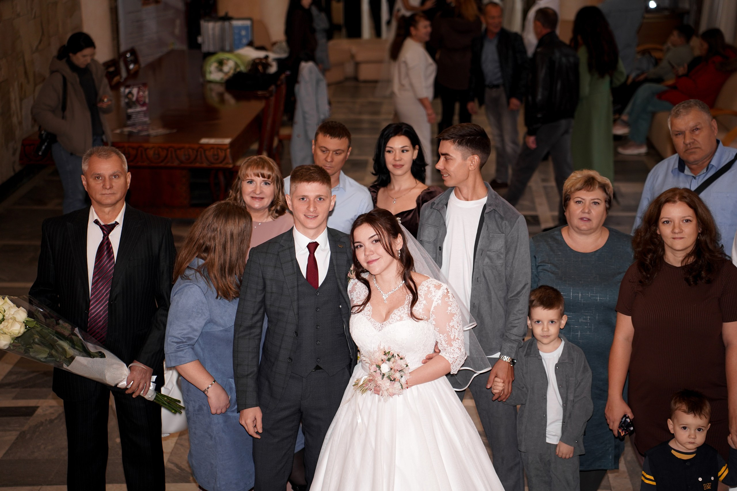 Свадебная фотосессия в Кировском ЗАГСе в Ростове-на-Дону. Фотограф Алёна Чёботова. Свадебный фотограф в Ростове-на-Дону. Таинство Крещения и Венчания, семейные фотосессии. Алёна Чёботова