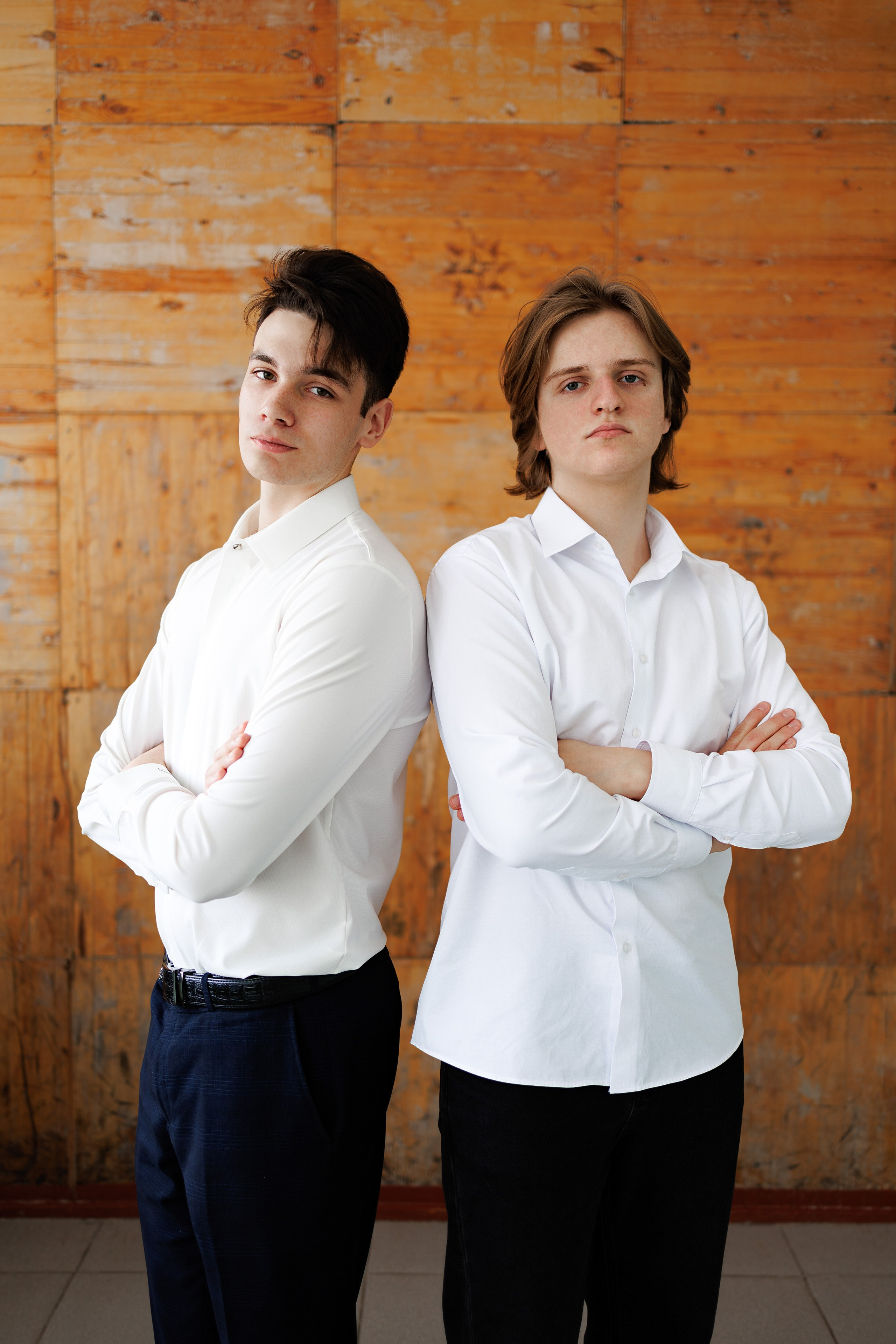 Позы для школьной фотосессии. Фотограф Медногорск Кувандык Оксана Шерехода свадебные, семейные, индивидуальные, школьные фотосессии. Печать фотоальбомов