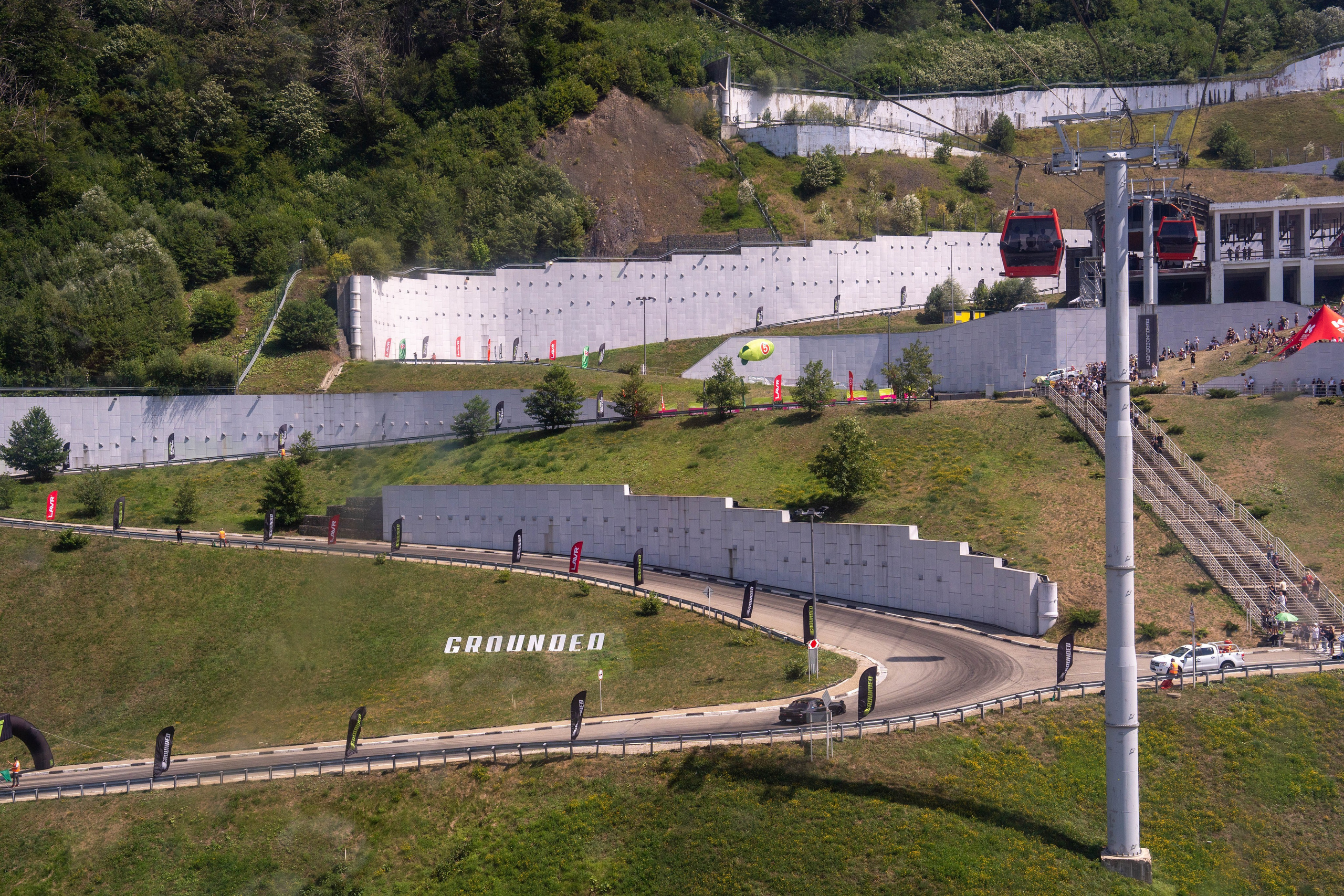 Фотоотчет партнеской интеграции для сети «Пятерочка» на фестивале «Grounded». Репортажный фотограф в Красной Поляне и Сочи Павлюченко Екатерина