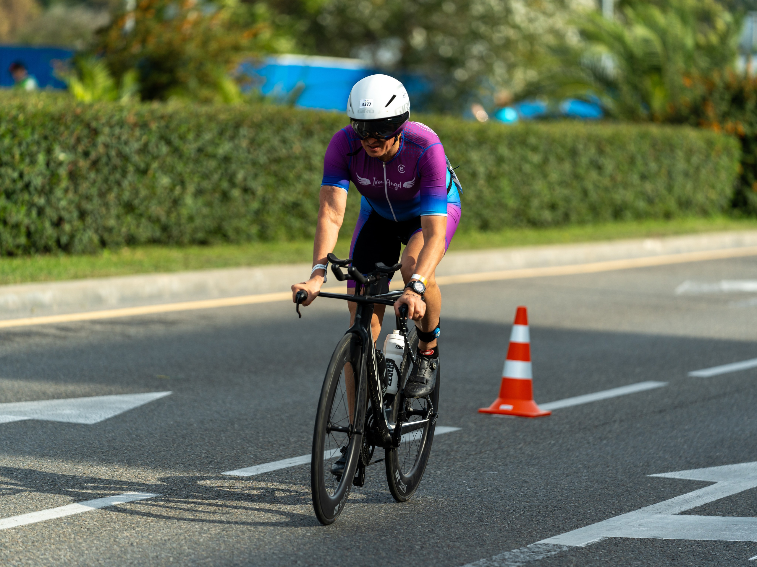 Фотоотчет партнерской интеграции для компании TELE2 на фестивале Ironstar. Репортажный фотограф в Красной Поляне и Сочи Павлюченко Екатерина