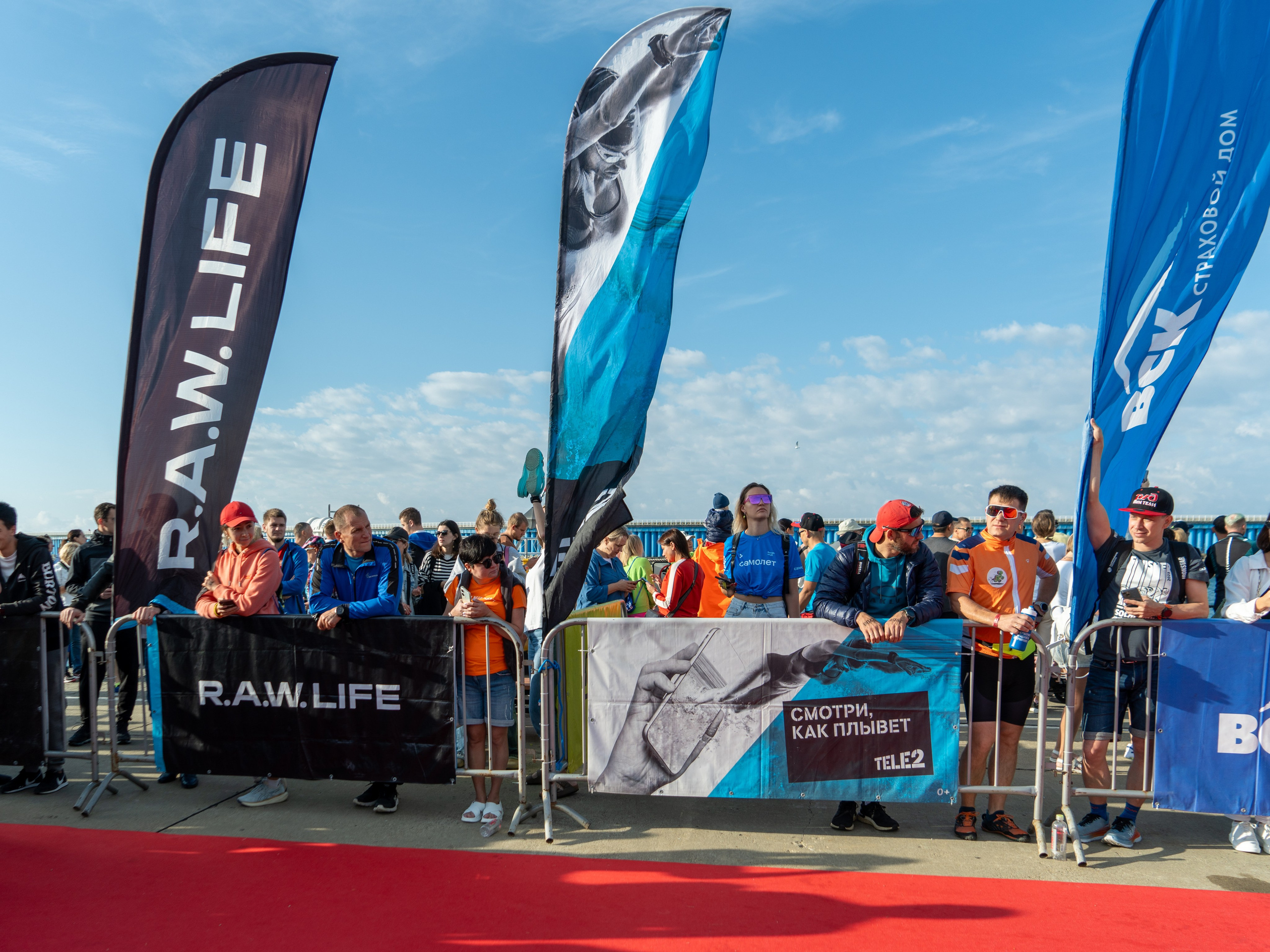 Фотоотчет партнерской интеграции для компании TELE2 на фестивале Ironstar. Репортажный фотограф в Красной Поляне и Сочи Павлюченко Екатерина