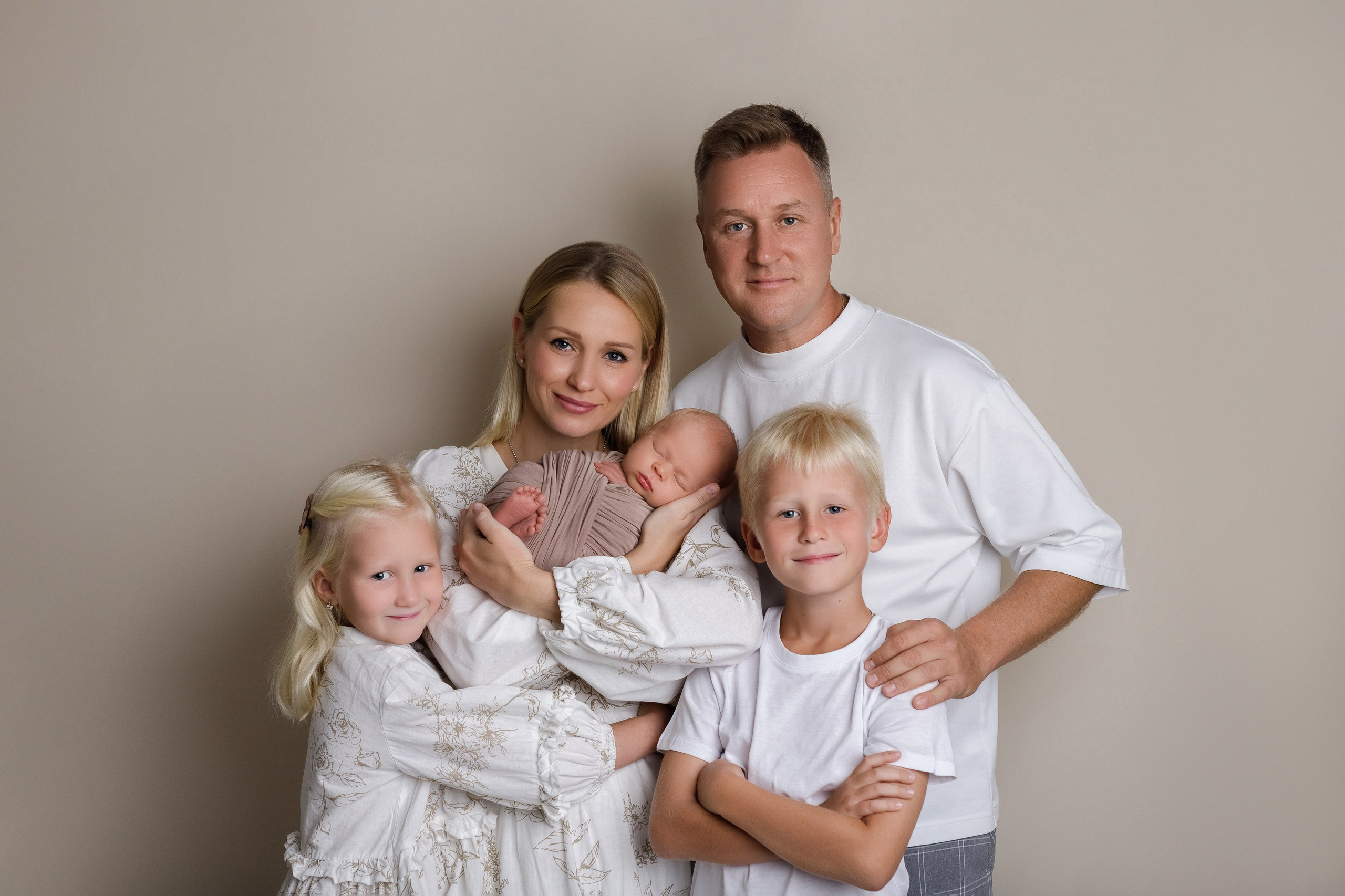 Семейные кадры newborn. Фотограф новорожденных в Ярославле Ольга Зимина