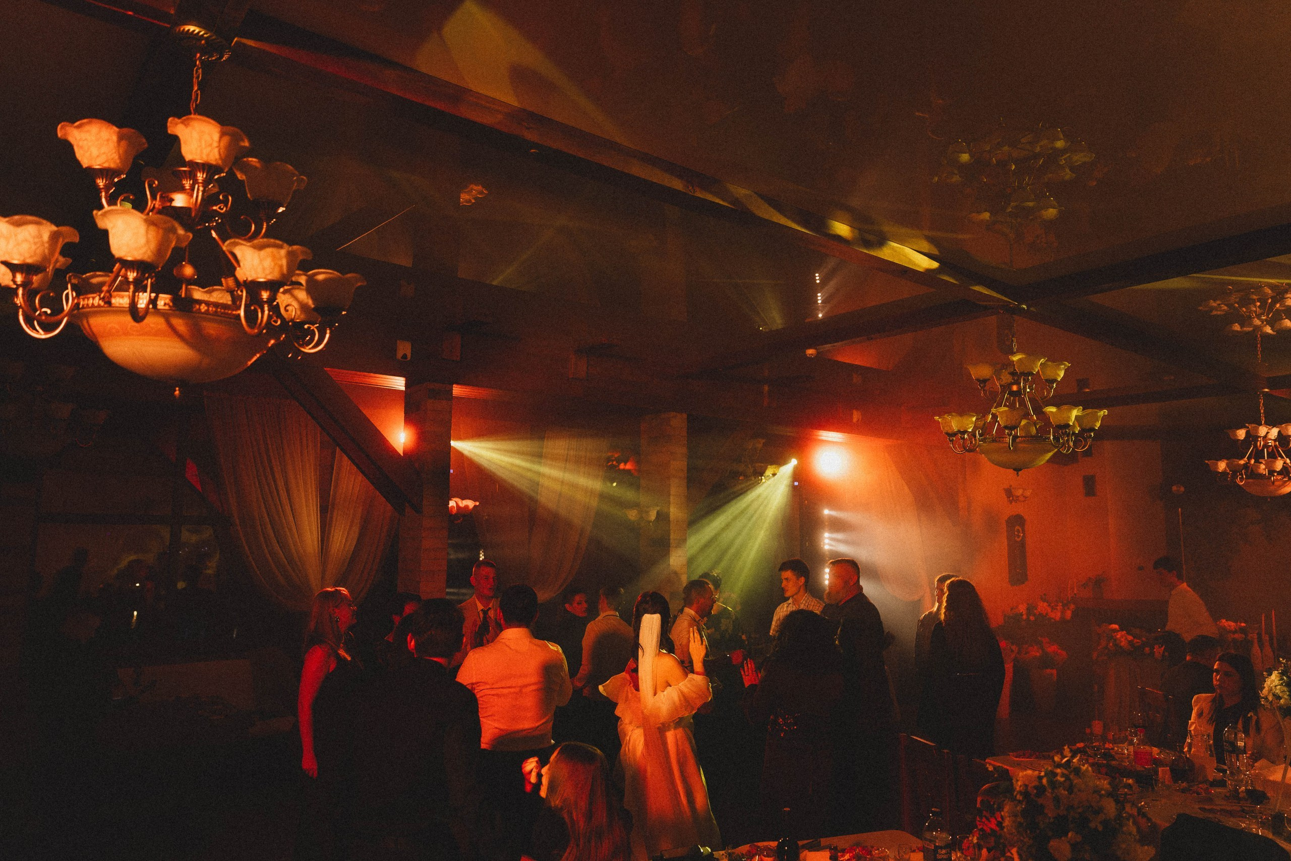 Элина и Денис). Свадебный фотограф Мироманов Николай в Крыму