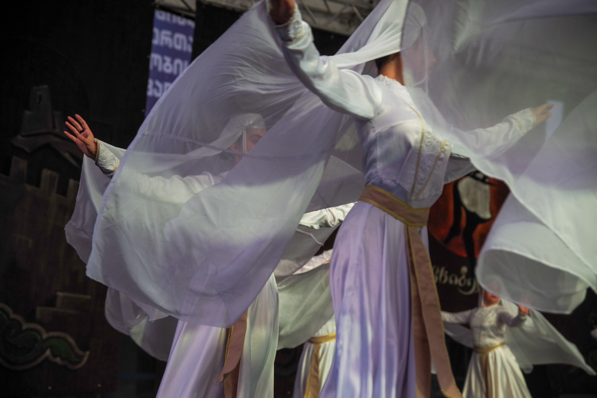 Грузинский танец. Портретный фотограф Денис Милютин