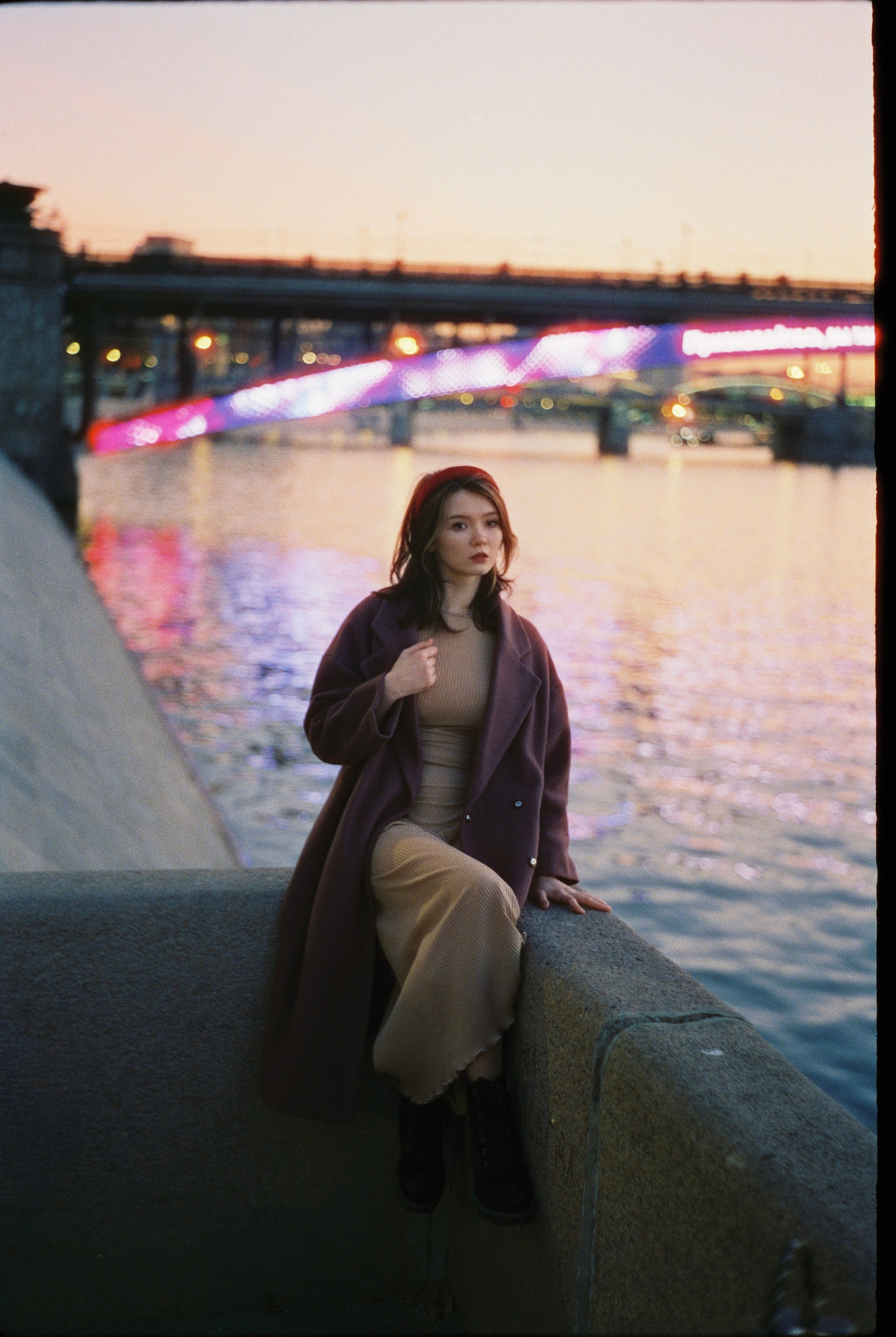 Город. Фотограф Максим К. Интимный портрет и вечерние прогулки по Москве на плёнку