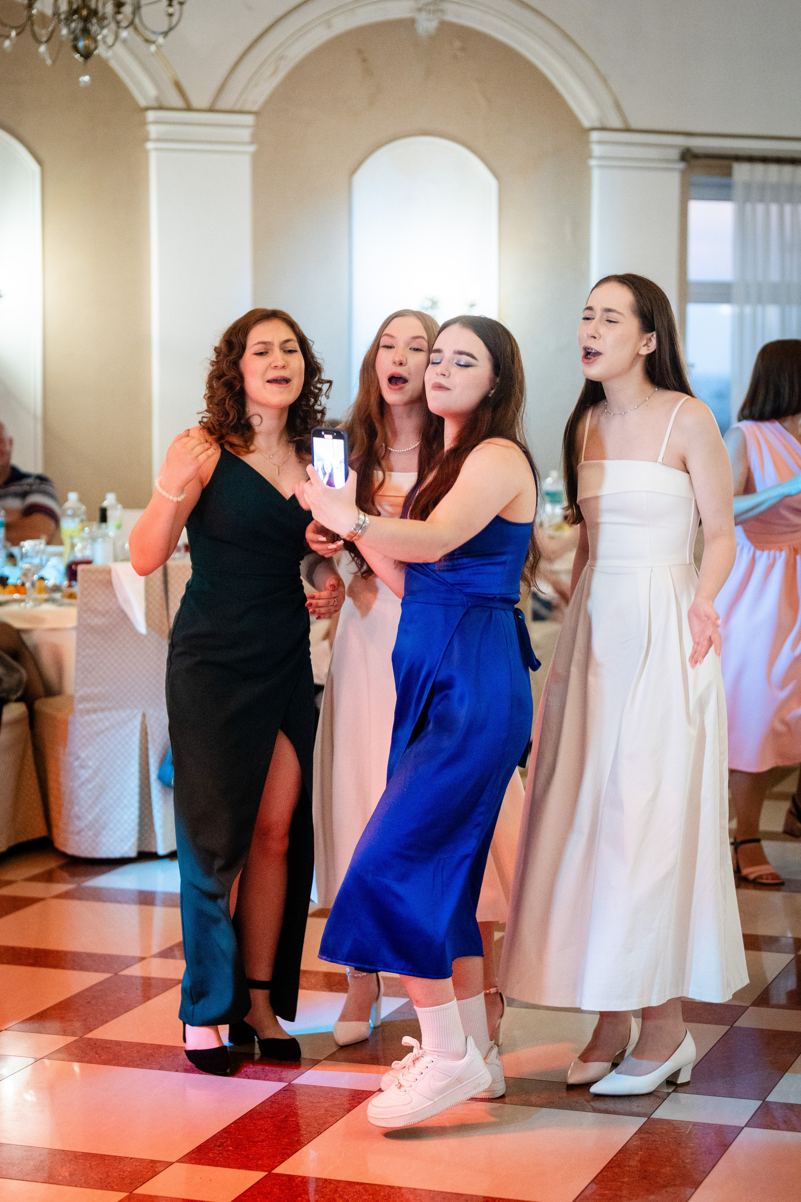 Школьный выпускной. Детский фотограф видеограф в Хабаровске Михаил Орлов