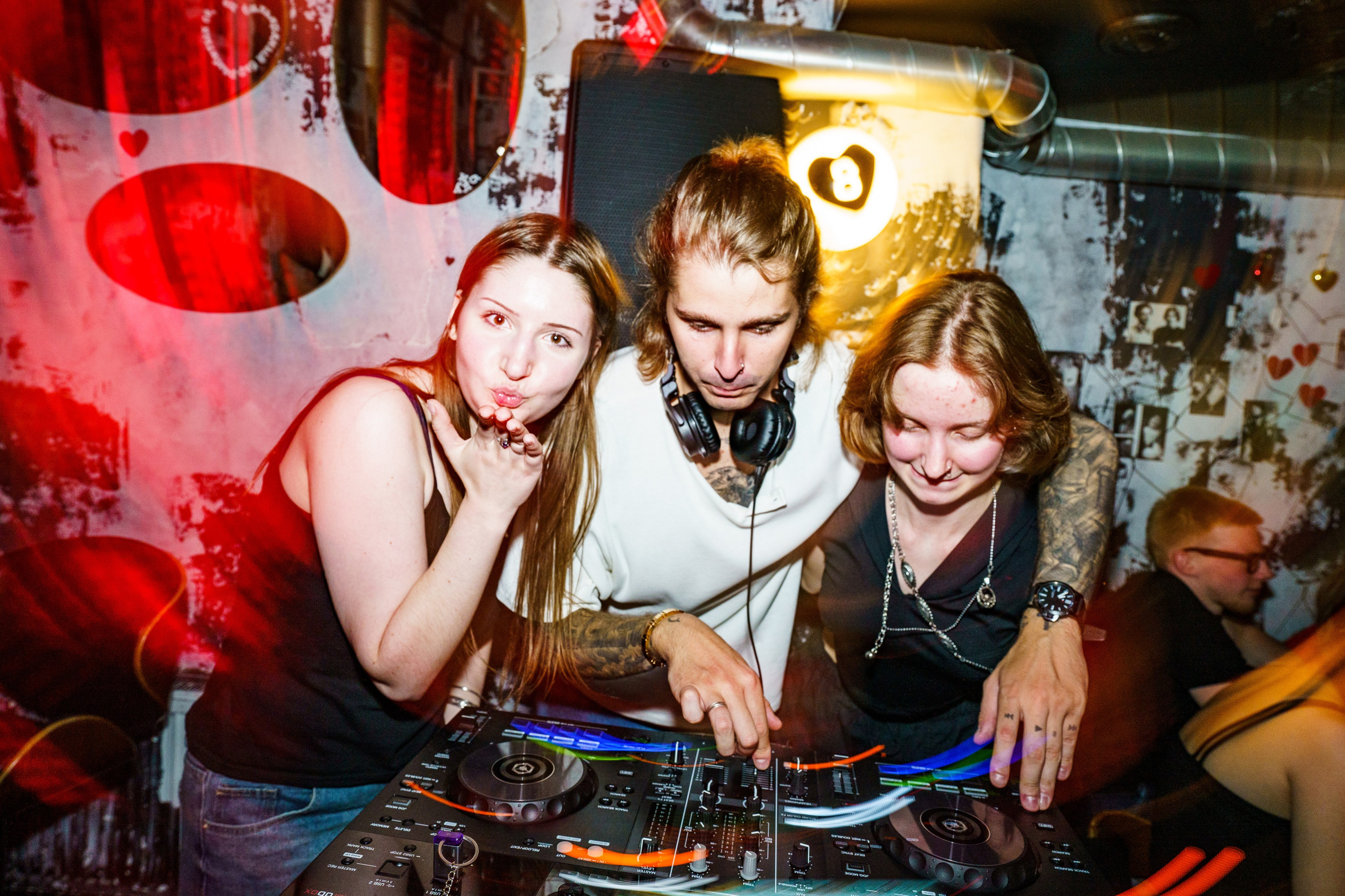 Бар разбитых сердец. DJ Guitacidelli. Концертный и репортажный фотограф в Санкт-Петербурге Слава Пахомов