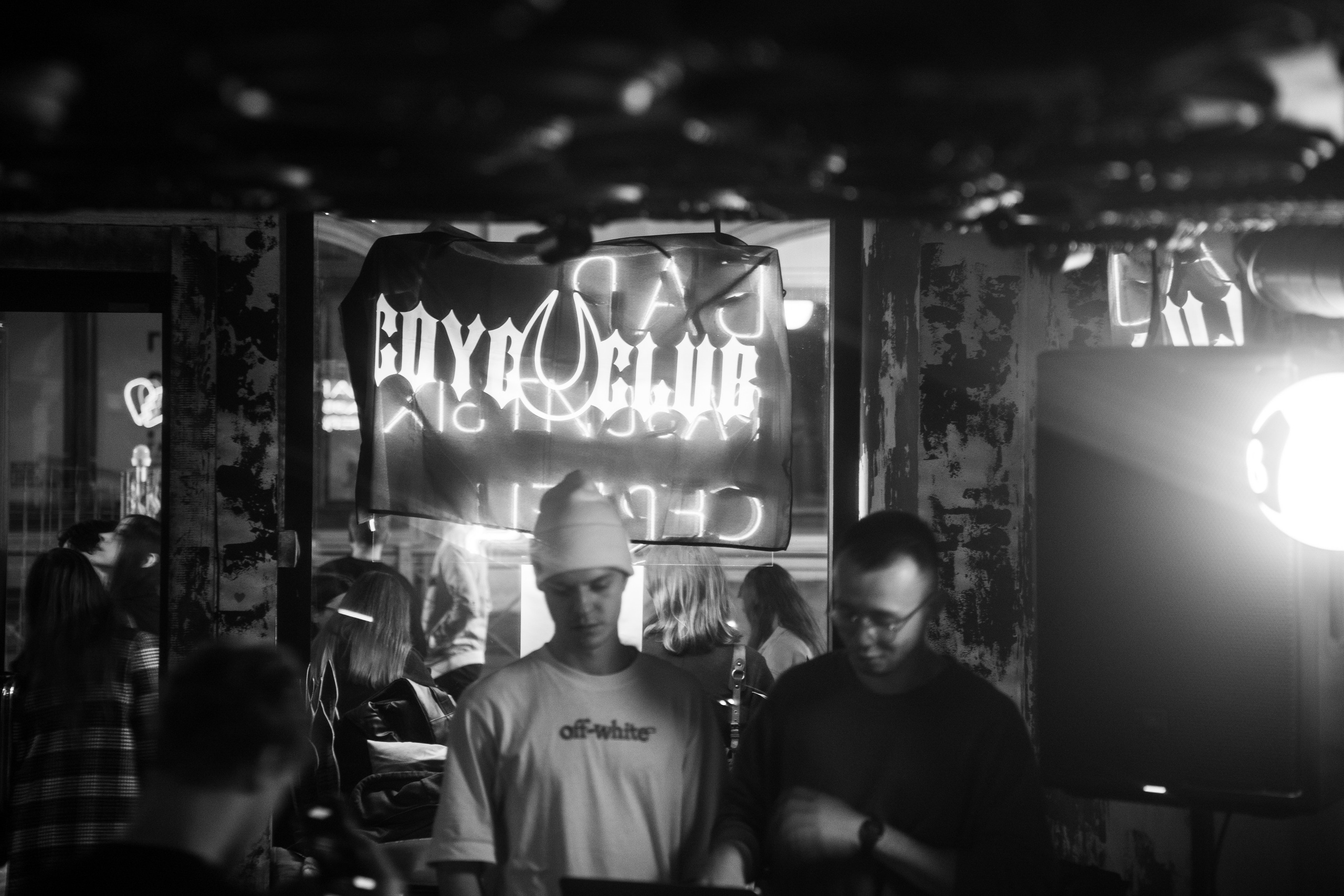 Из Сибири с любовью. Бар разбитых сердец. Концертный и репортажный фотограф в Санкт-Петербурге Слава Пахомов