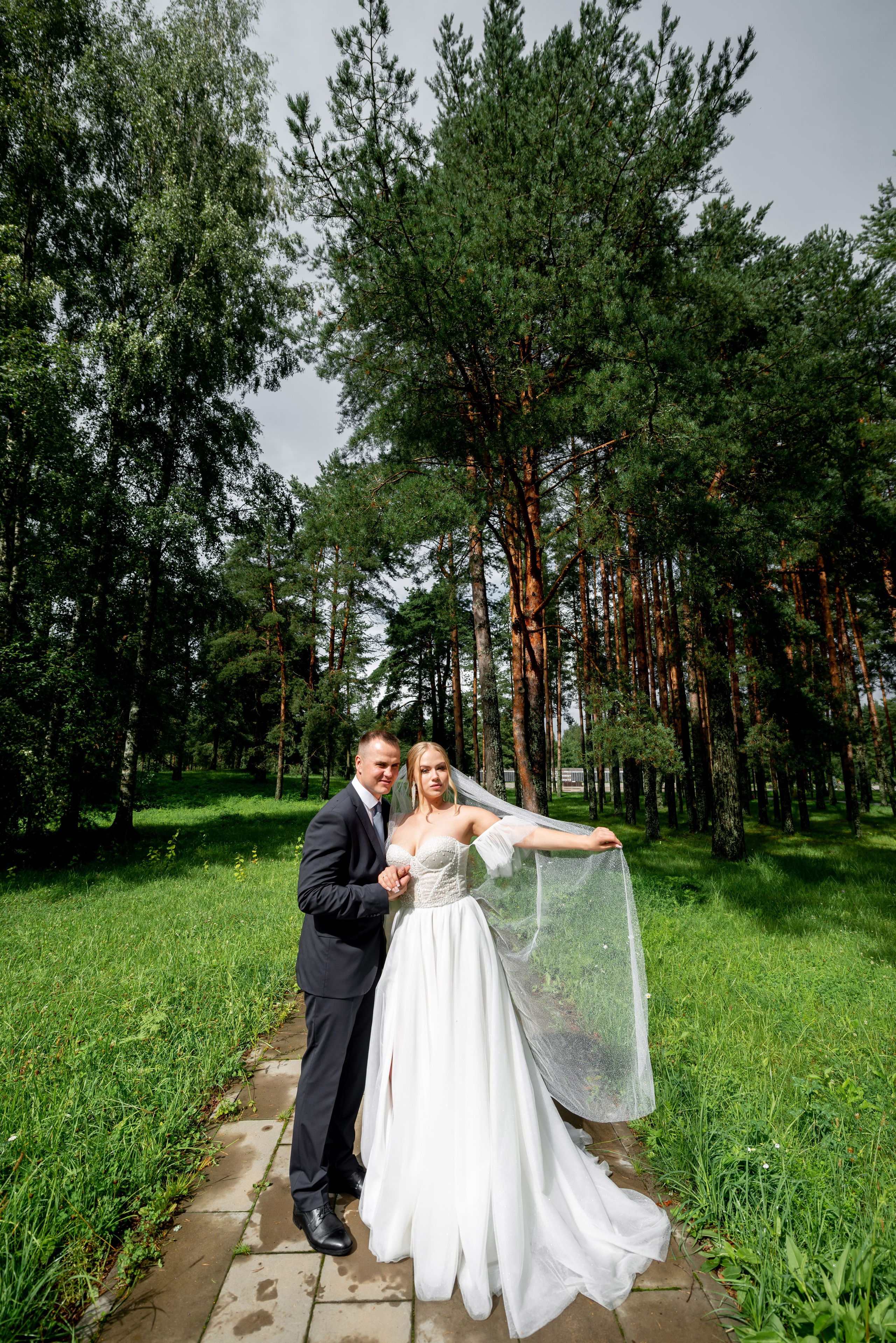 Ксения и Владислав (фотосессия в ЗАГСе и парке города Кингисеппа). Портретный, семейный и свадебный фотограф в Санкт-Петербурге и в Пушкине Ширяев Денис