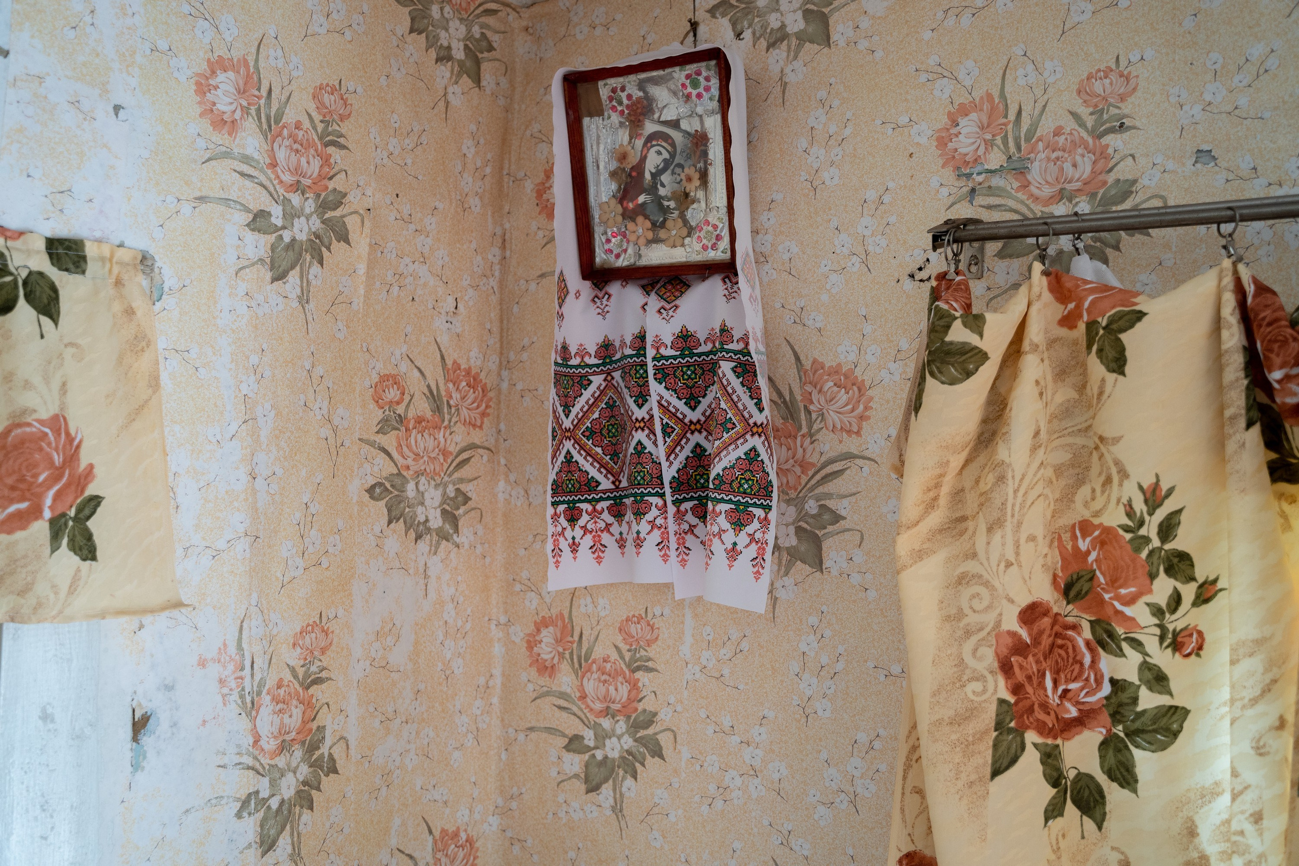 Home.land. Künstler Verstecktoff