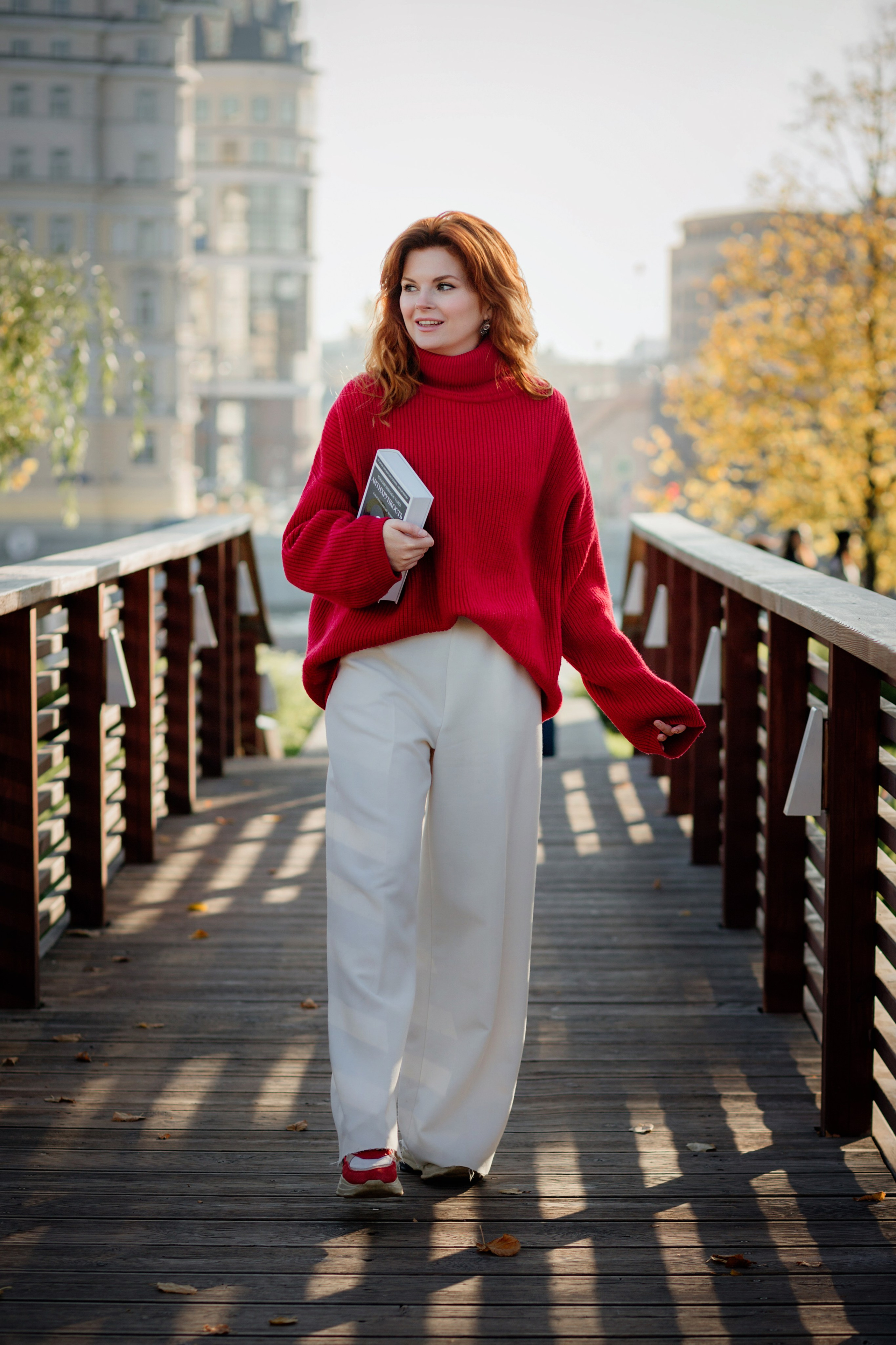 Прогулка по центру Москвы с Марией. Деловая и Бизнес съемка в  Москве Инесса Грушко