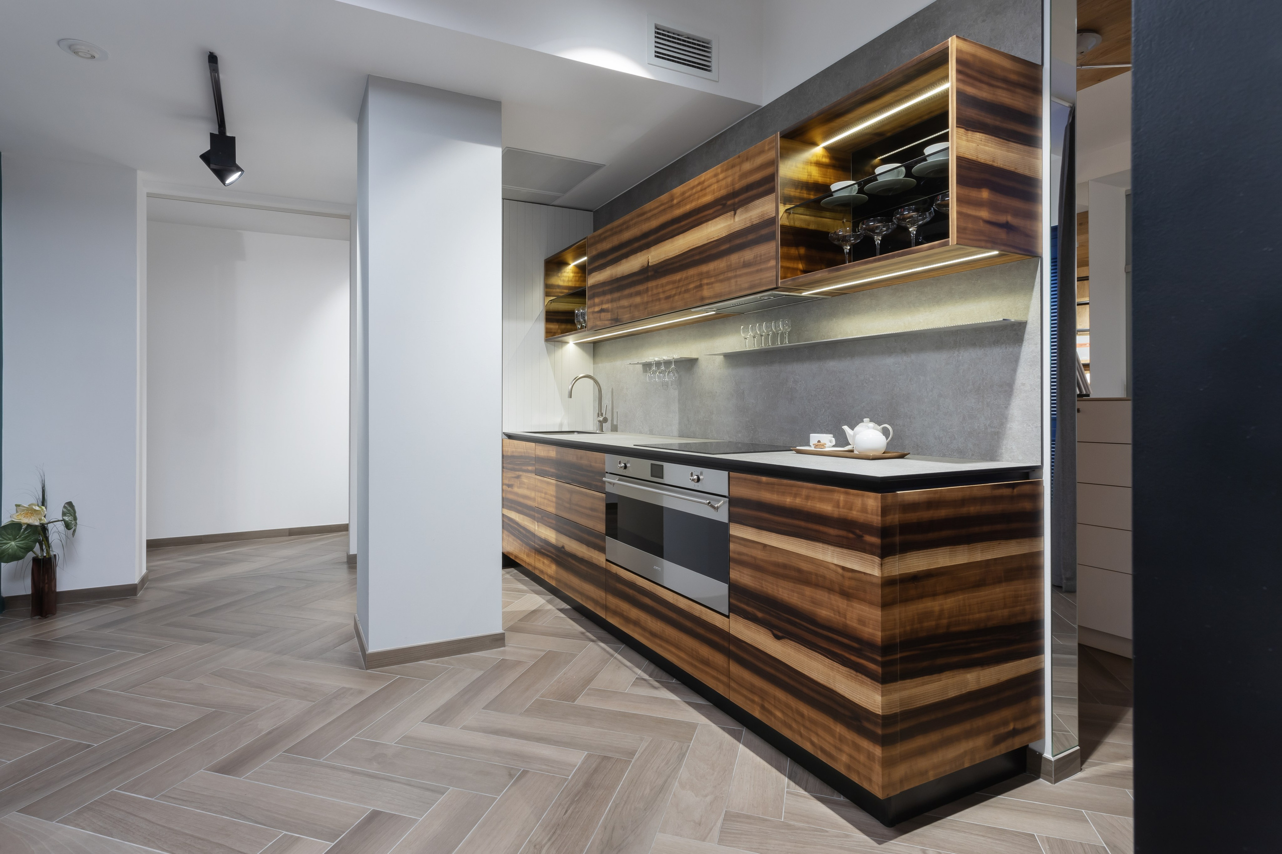 Кухня из натурального шпона. Мебель на заказ