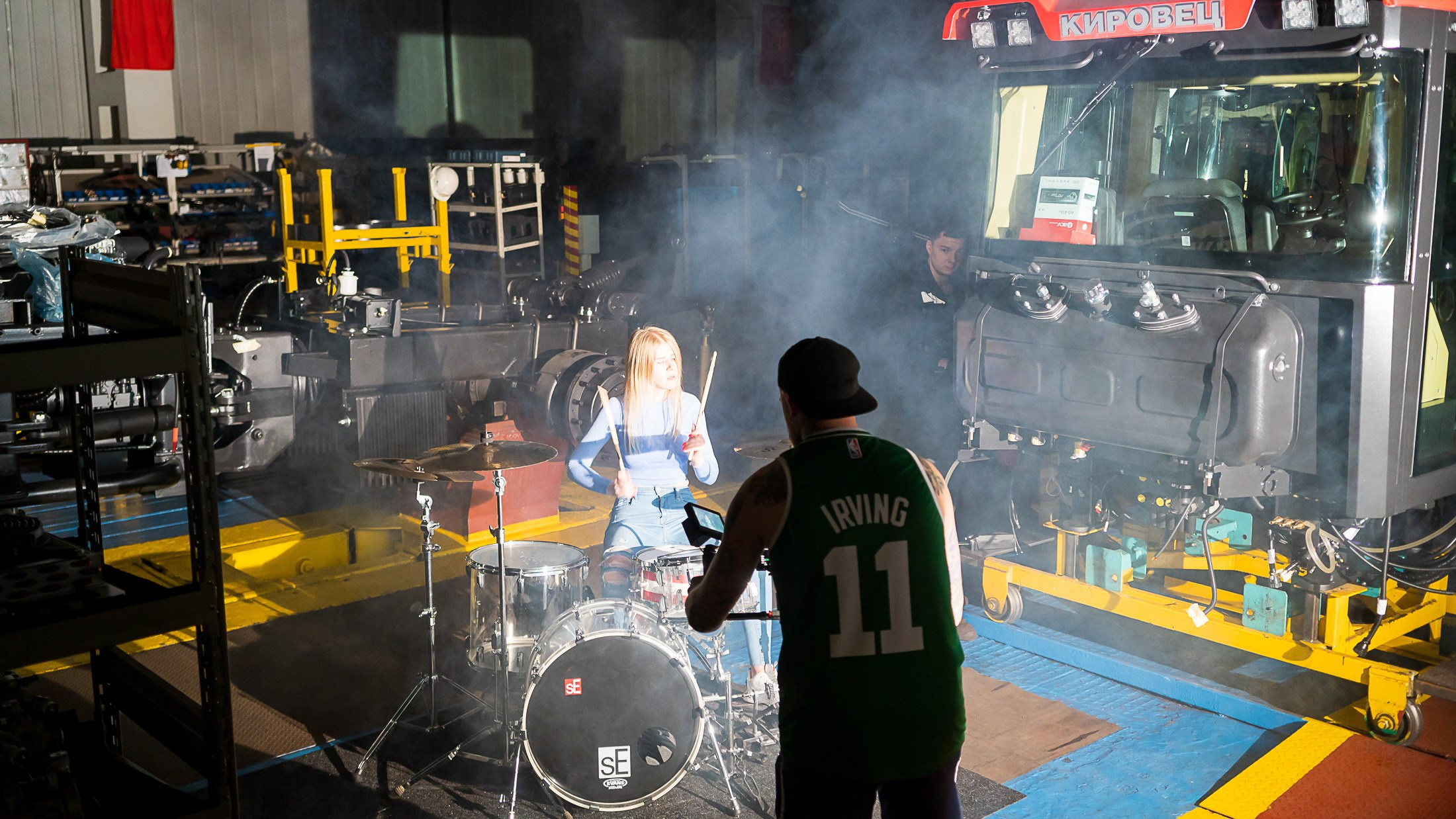 Кировский завод. Графический дизайнер Илья Левченко