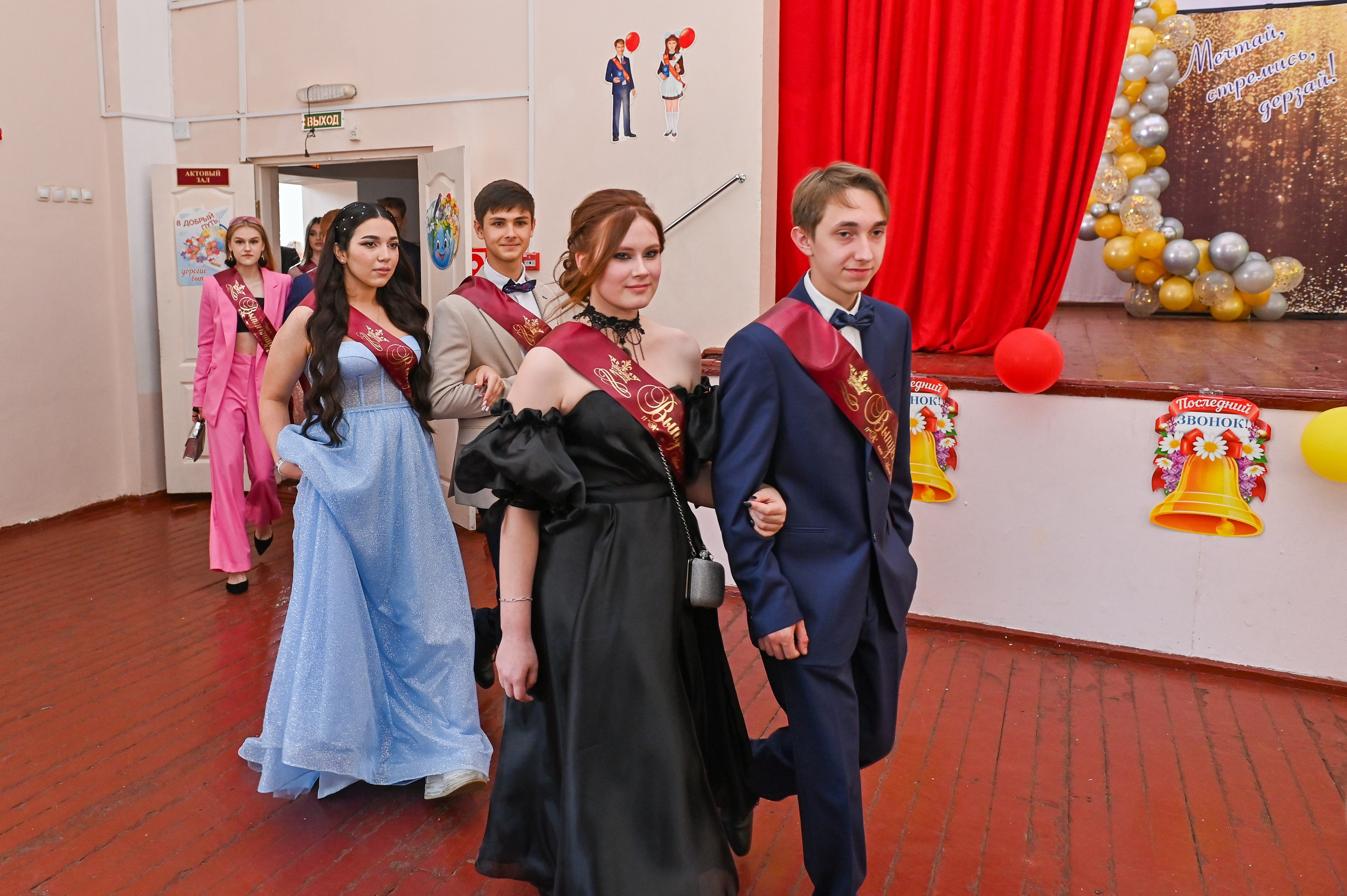 Выпускной школа 48. Семейный и свадебный фотограф во Владивостоке